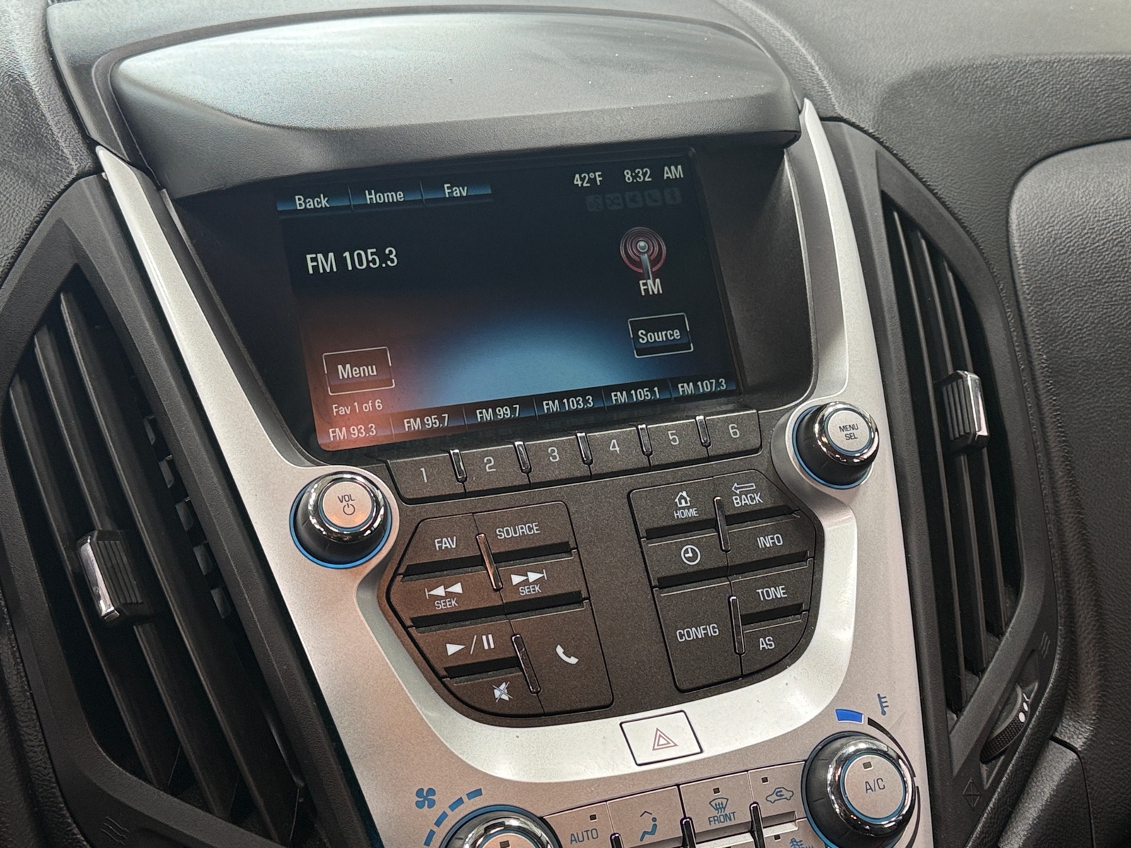 Thumbnail: 2017 Chevrolet Equinox - 3