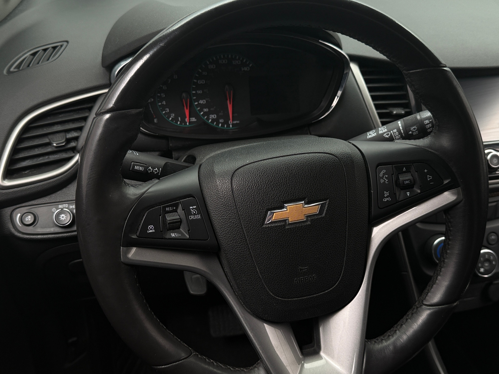 Thumbnail: 2017 Chevrolet Trax - 5