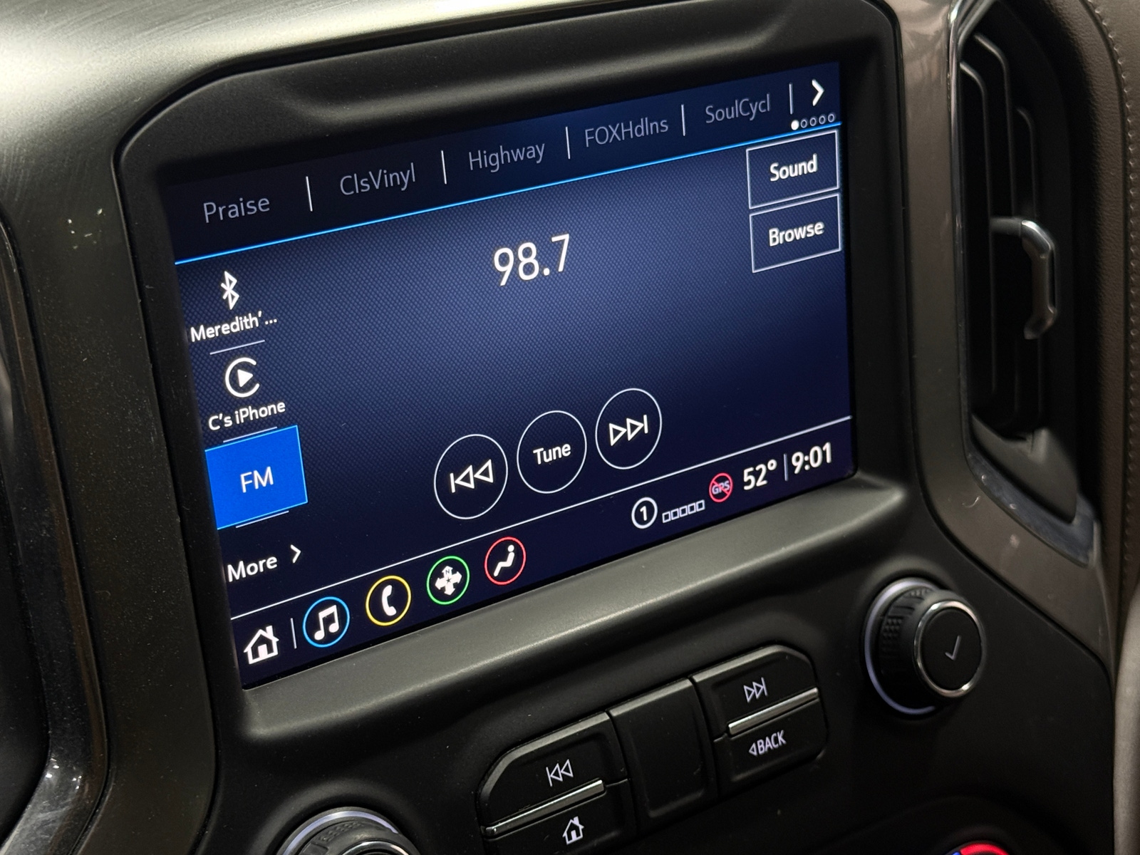 Thumbnail: 2022 Chevrolet Silverado 1500 - 3