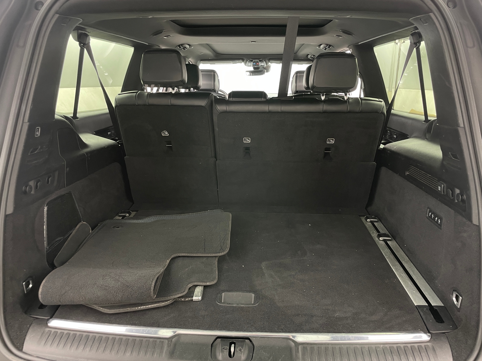 Thumbnail: 2024 Jeep Grand Wagoneer L - 6