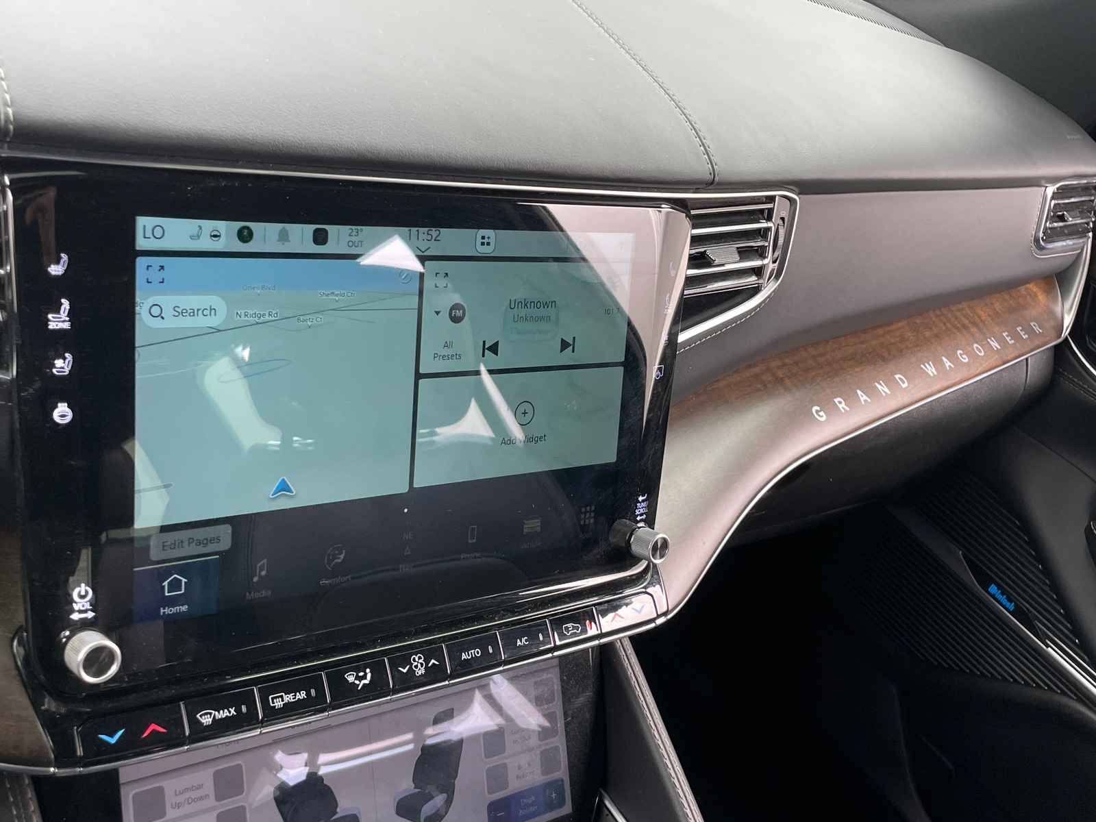 Thumbnail: 2024 Jeep Grand Wagoneer L - 3