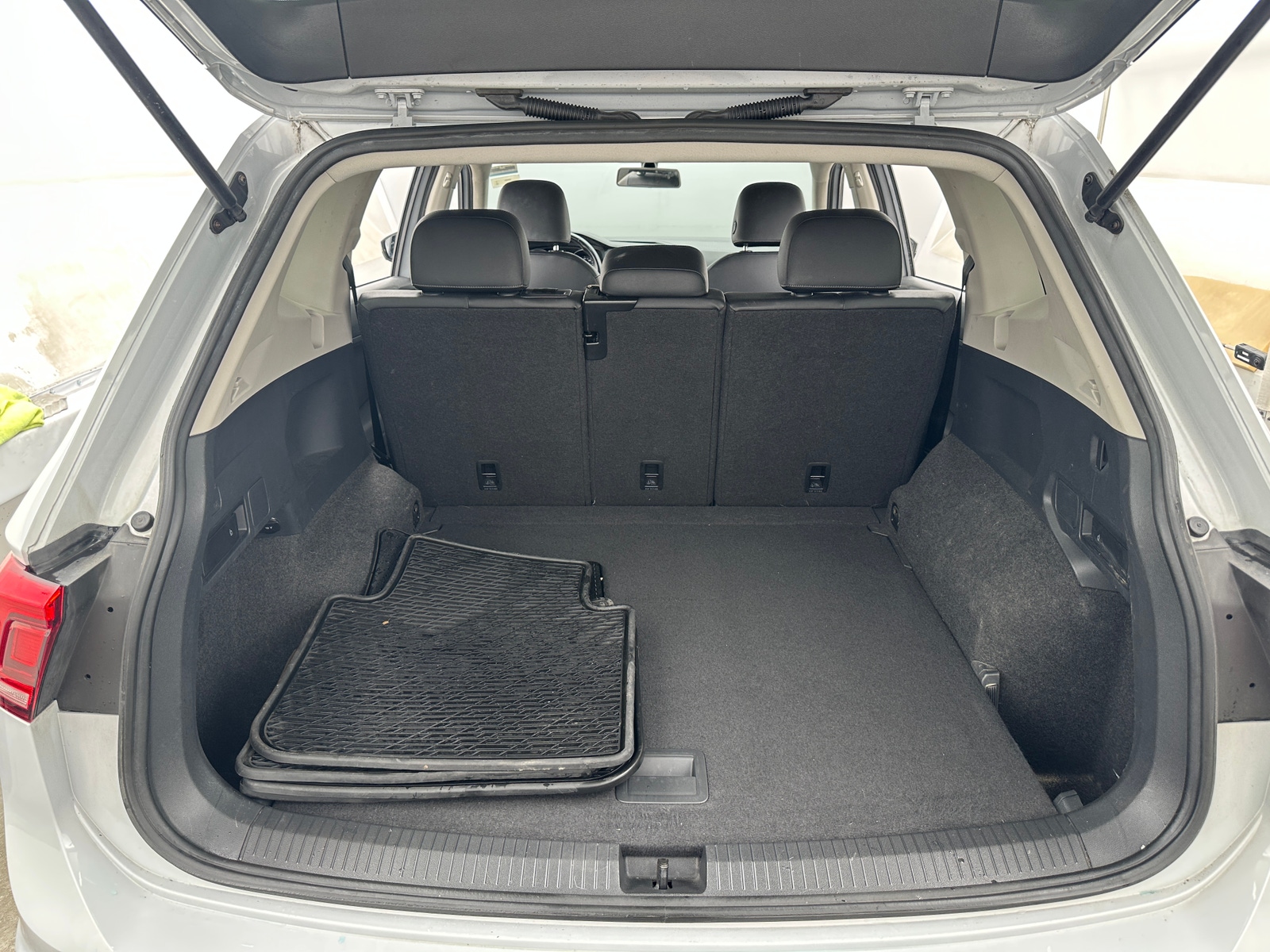 Thumbnail: 2018 Volkswagen Tiguan - 6