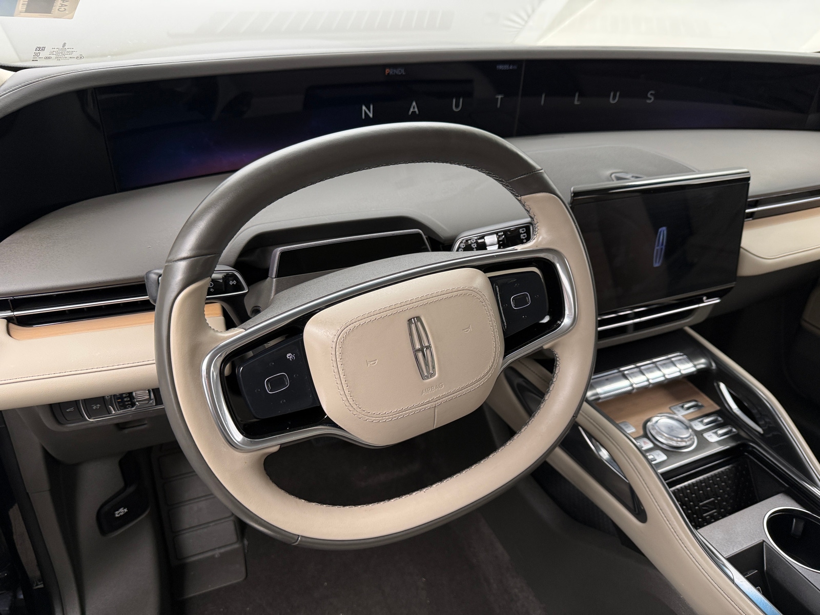 Thumbnail: 2024 Lincoln Nautilus - 4