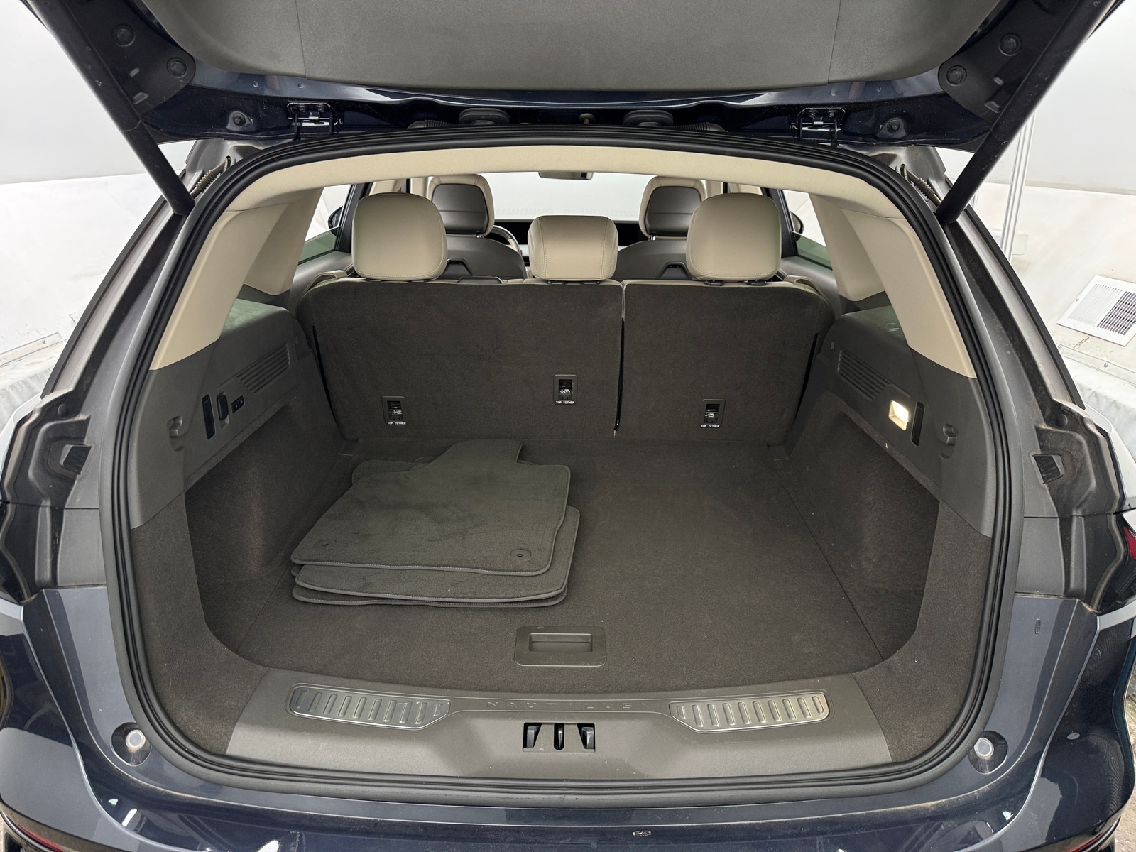 Thumbnail: 2024 Lincoln Nautilus - 6