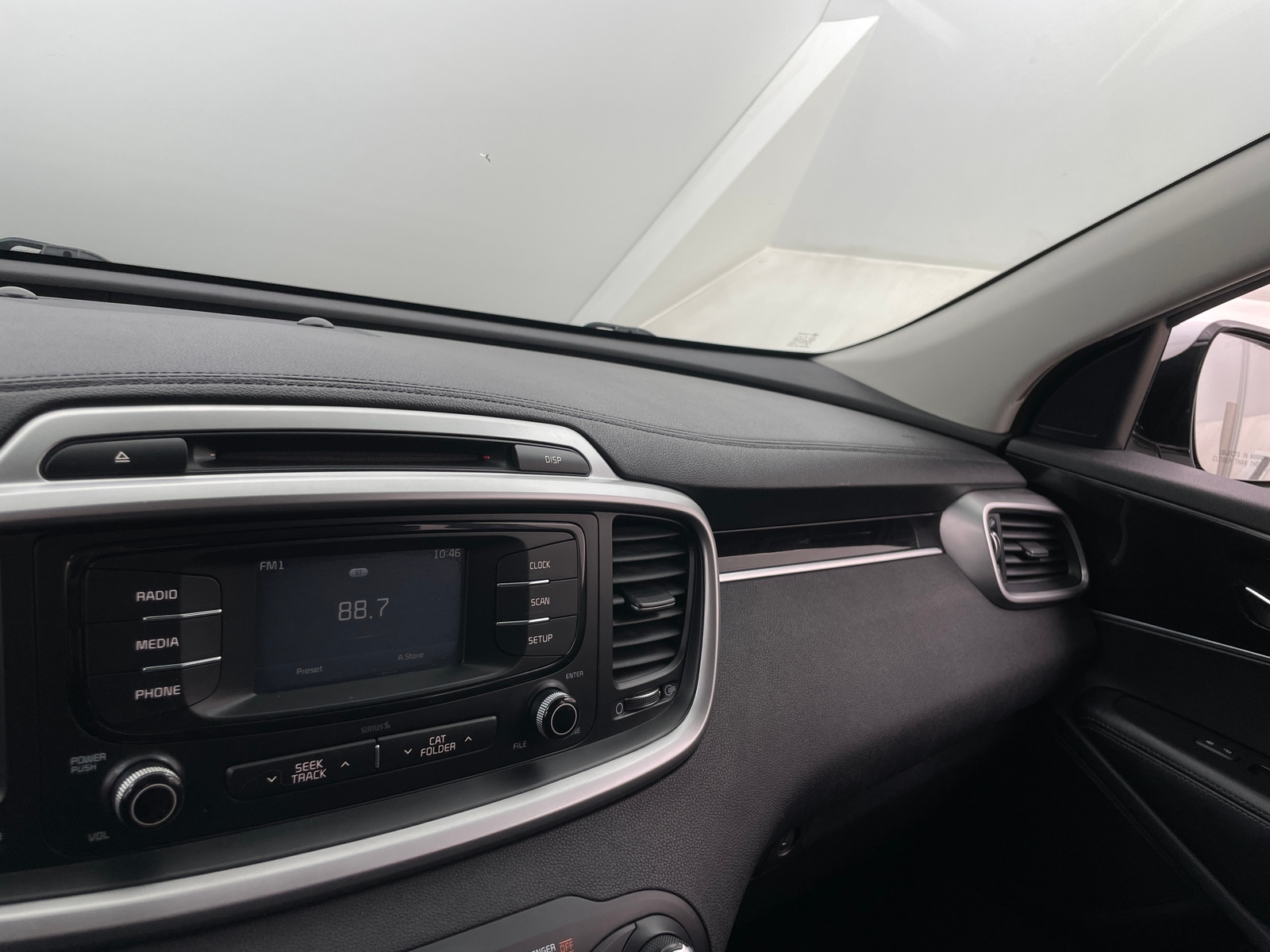 Thumbnail: 2016 Kia Sorento - 4