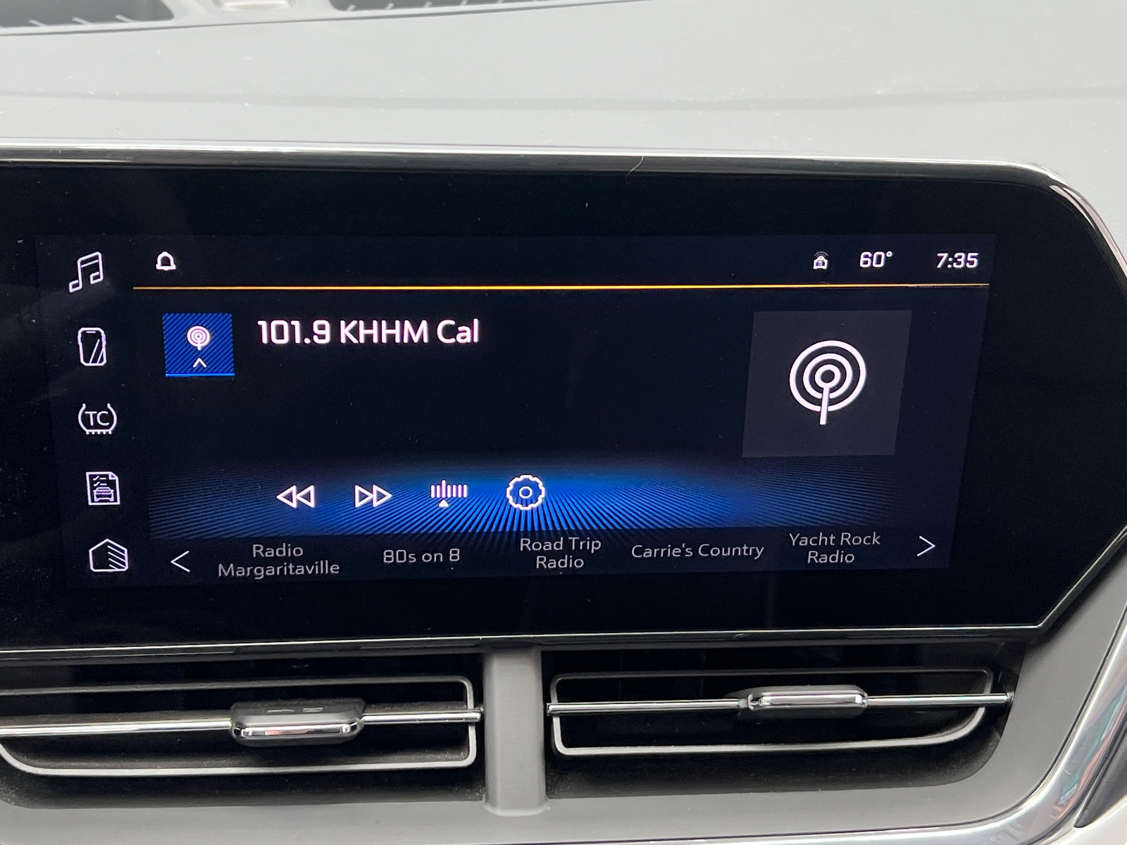 Thumbnail: 2025 Chevrolet Trax - 4