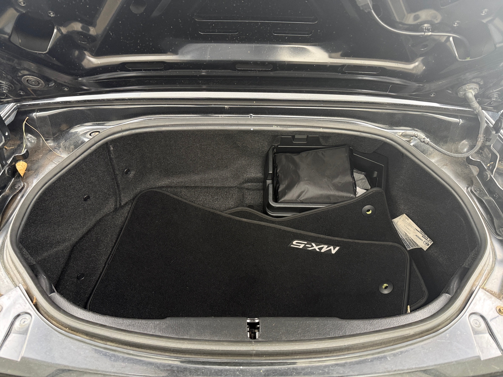 Thumbnail: 2019 Mazda MX-5 Miata - 6