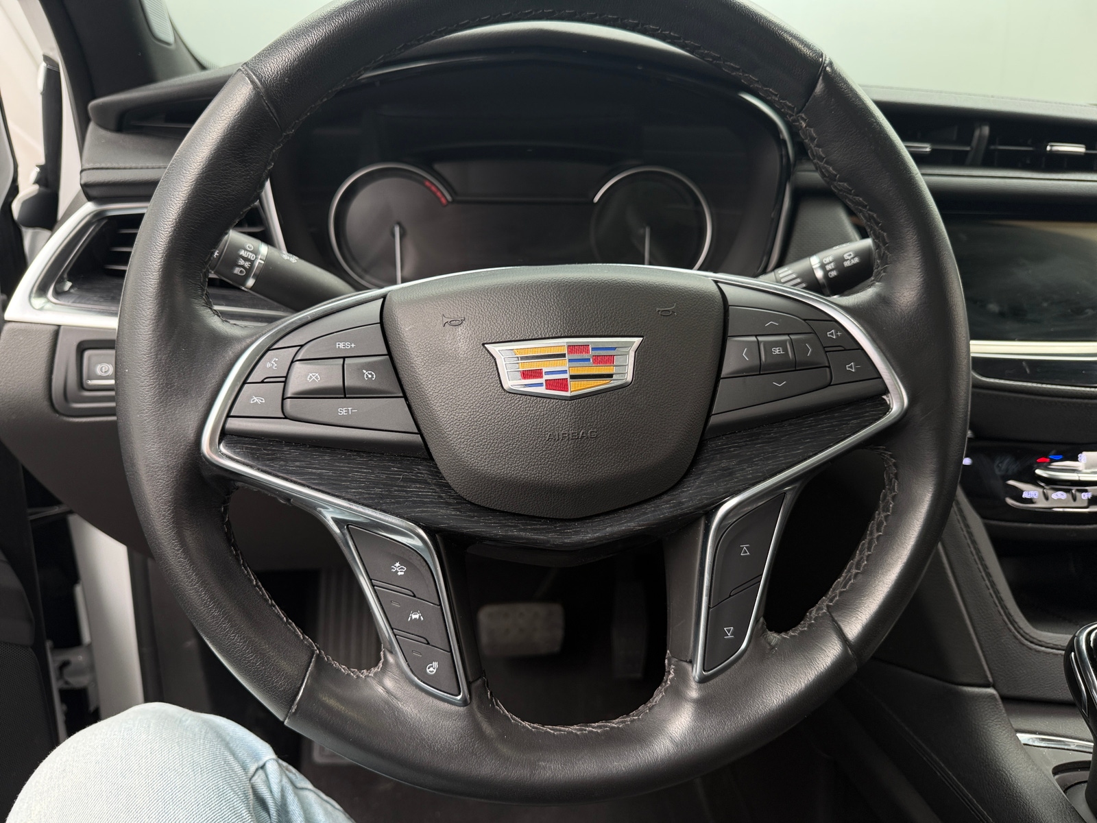 Thumbnail: 2023 Cadillac XT5 - 4
