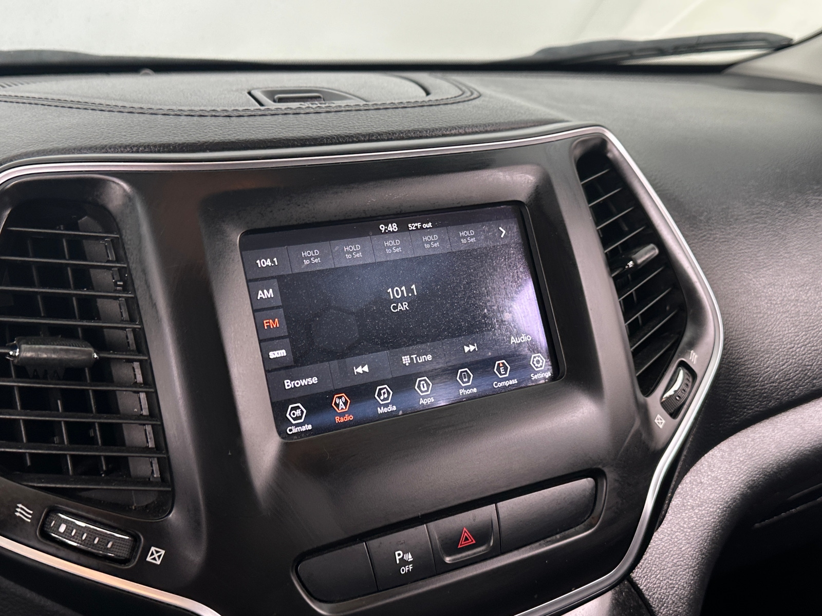 Thumbnail: 2019 Jeep Cherokee - 4