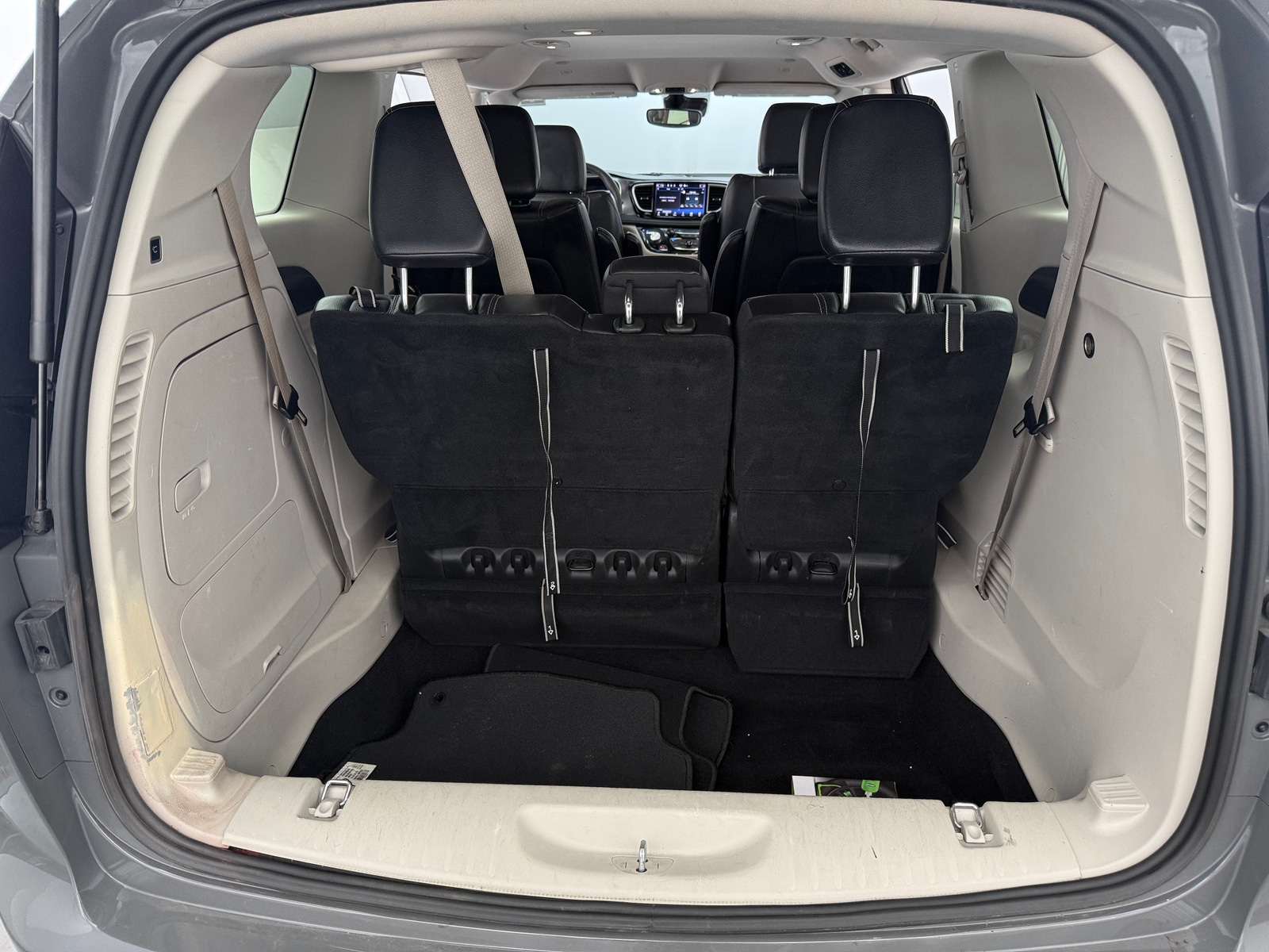 Thumbnail: 2022 Chrysler Pacifica - 6