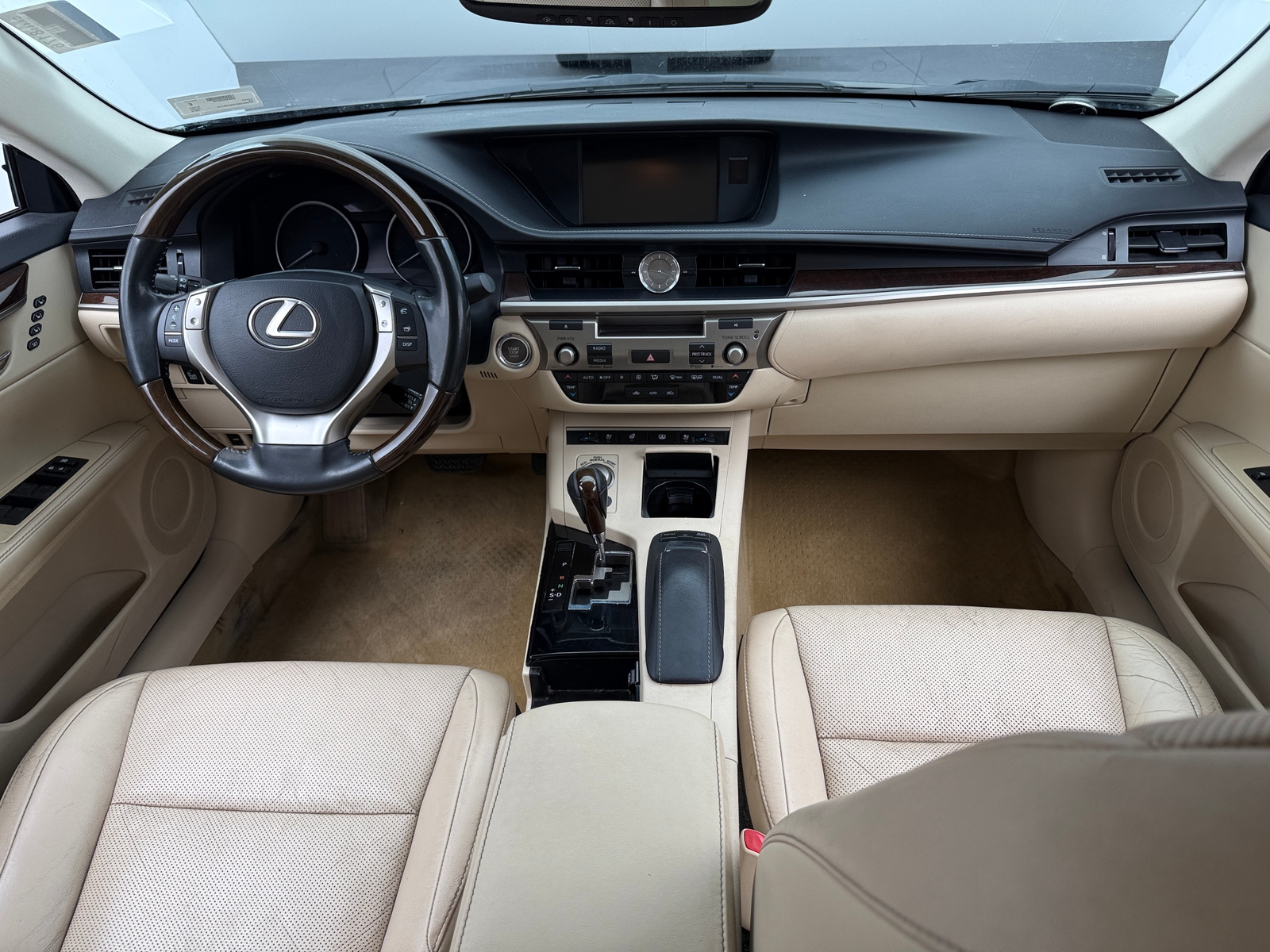 Thumbnail: 2014 Lexus ES - 2