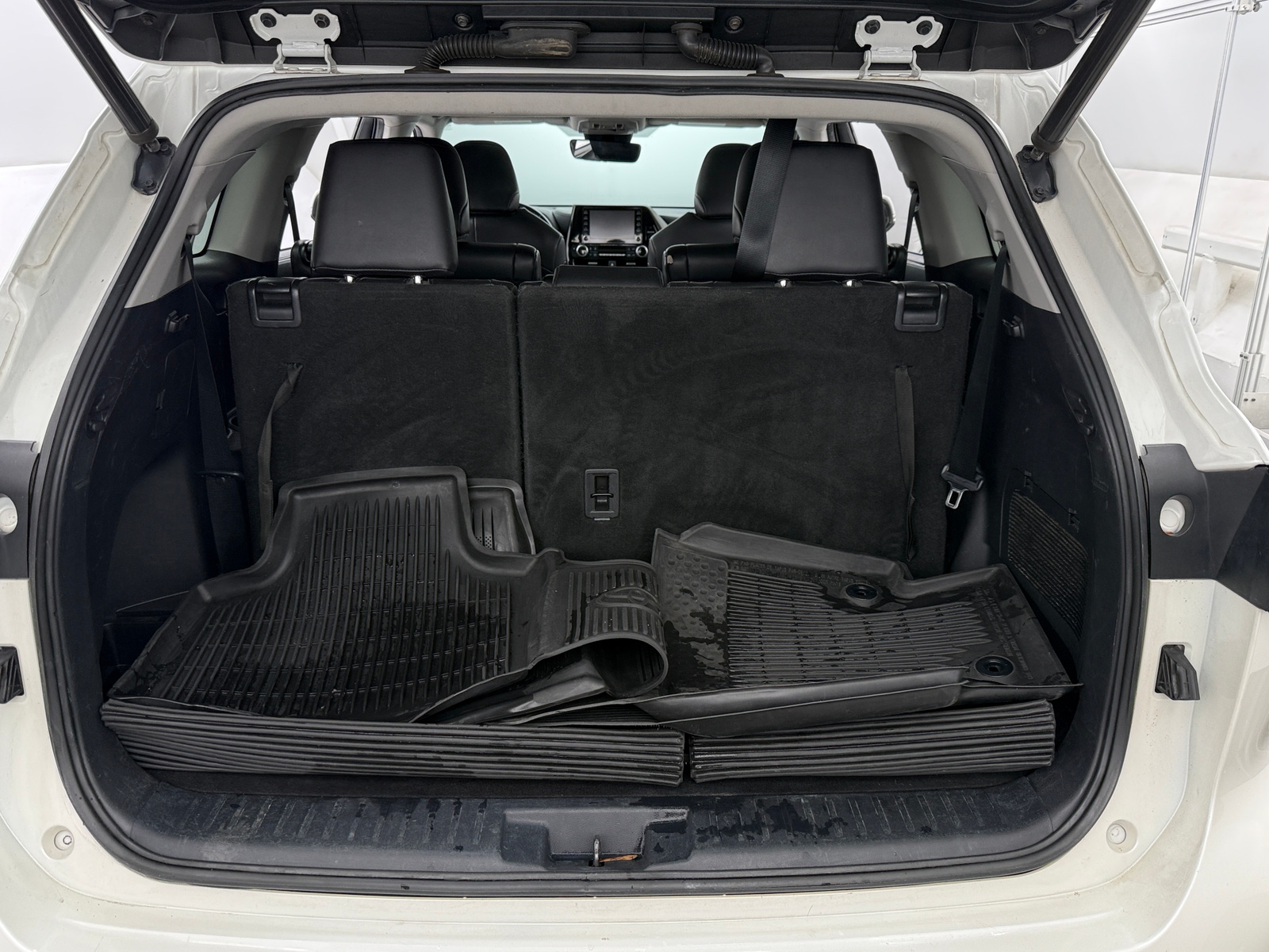 Thumbnail: 2020 Toyota Highlander - 6