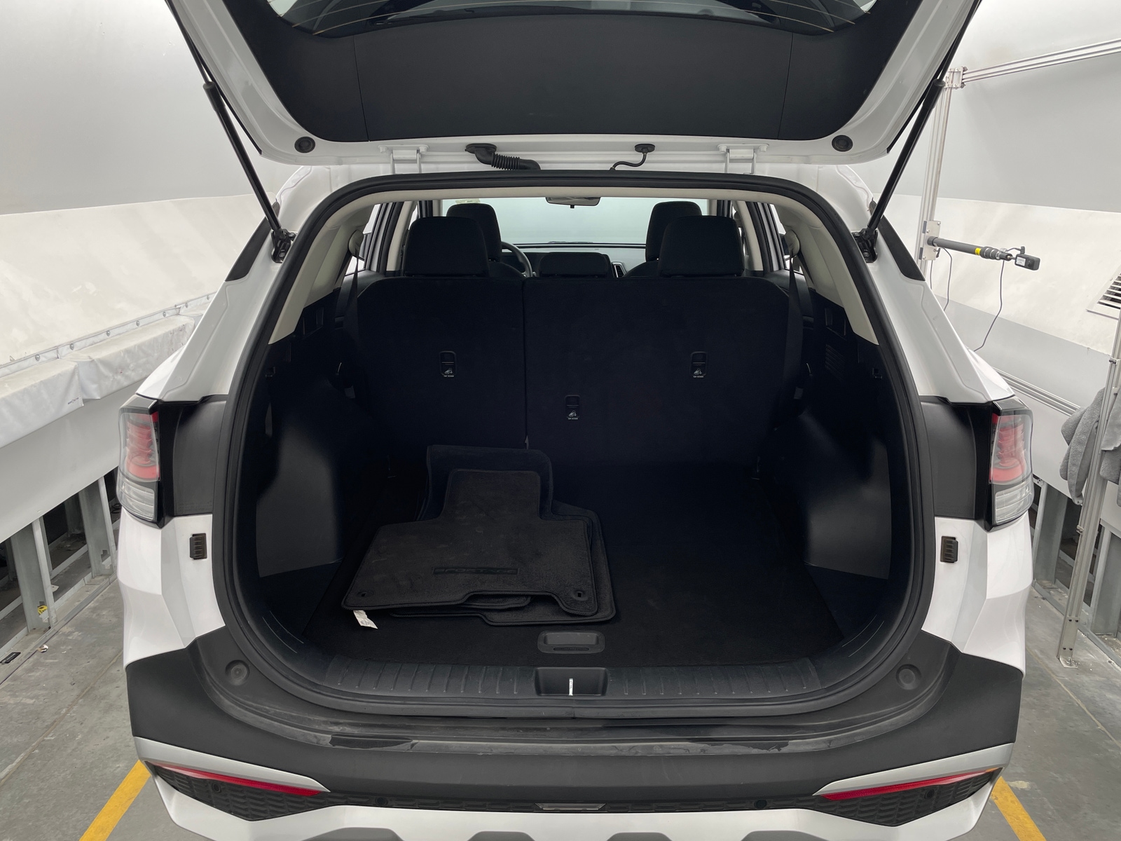 Thumbnail: 2025 Kia Sportage - 7