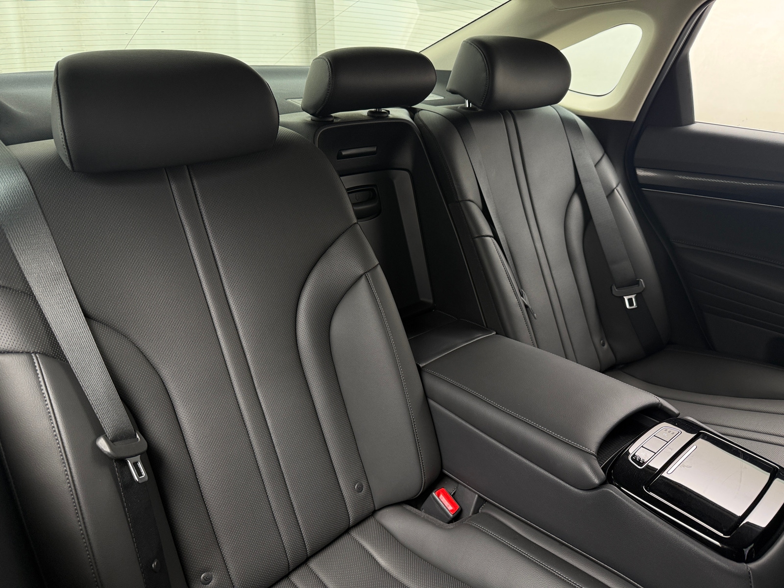 Thumbnail: 2025 Genesis G80 - 5