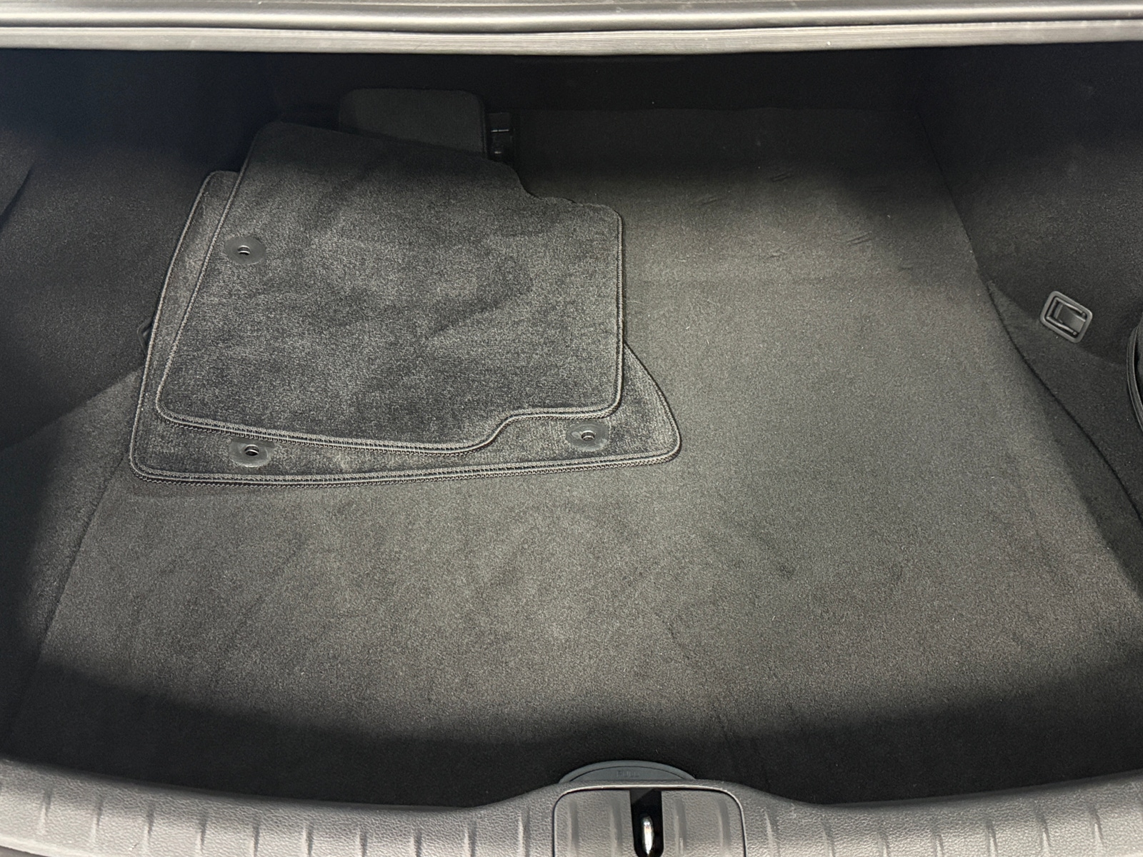 Thumbnail: 2025 Genesis G80 - 6