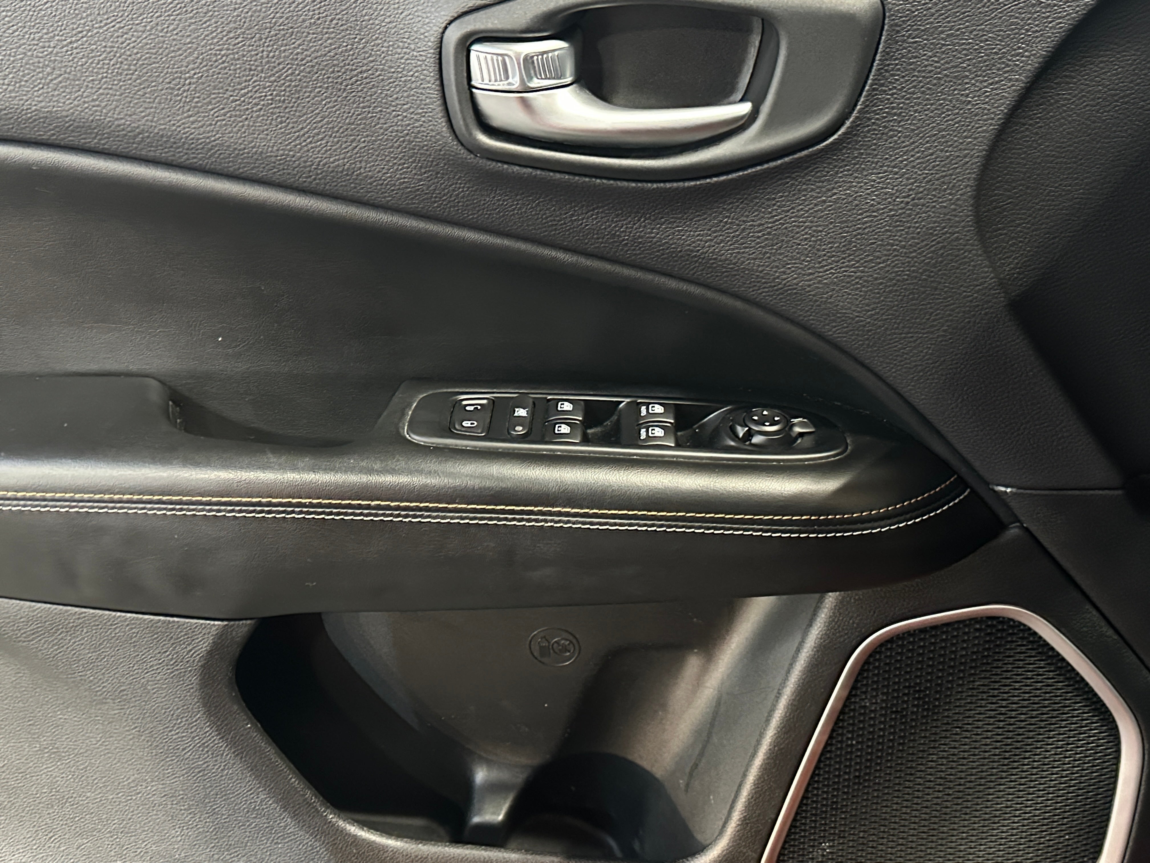 2018 Jeep Compass - Image 1