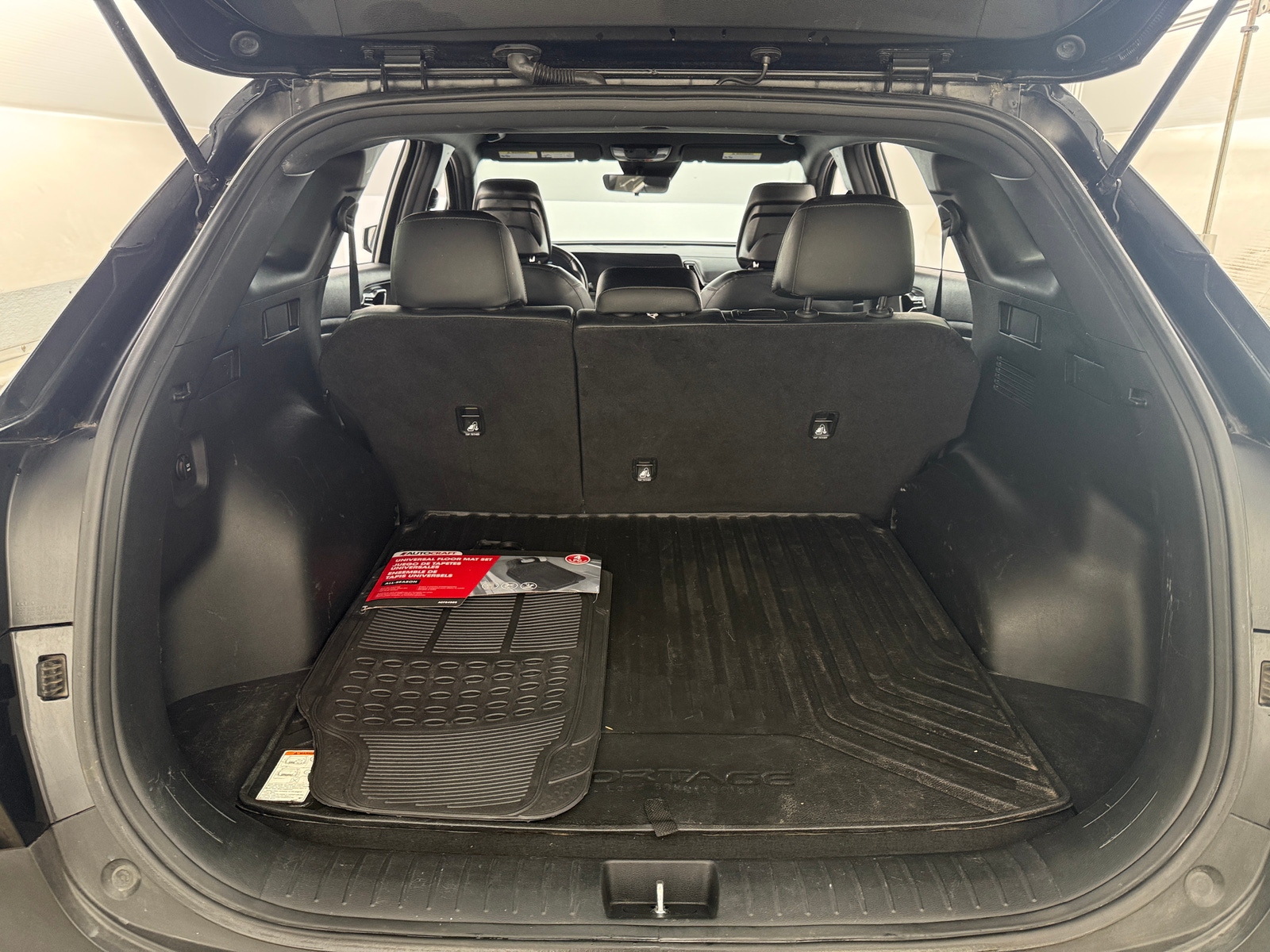 Thumbnail: 2023 Kia Sportage - 6