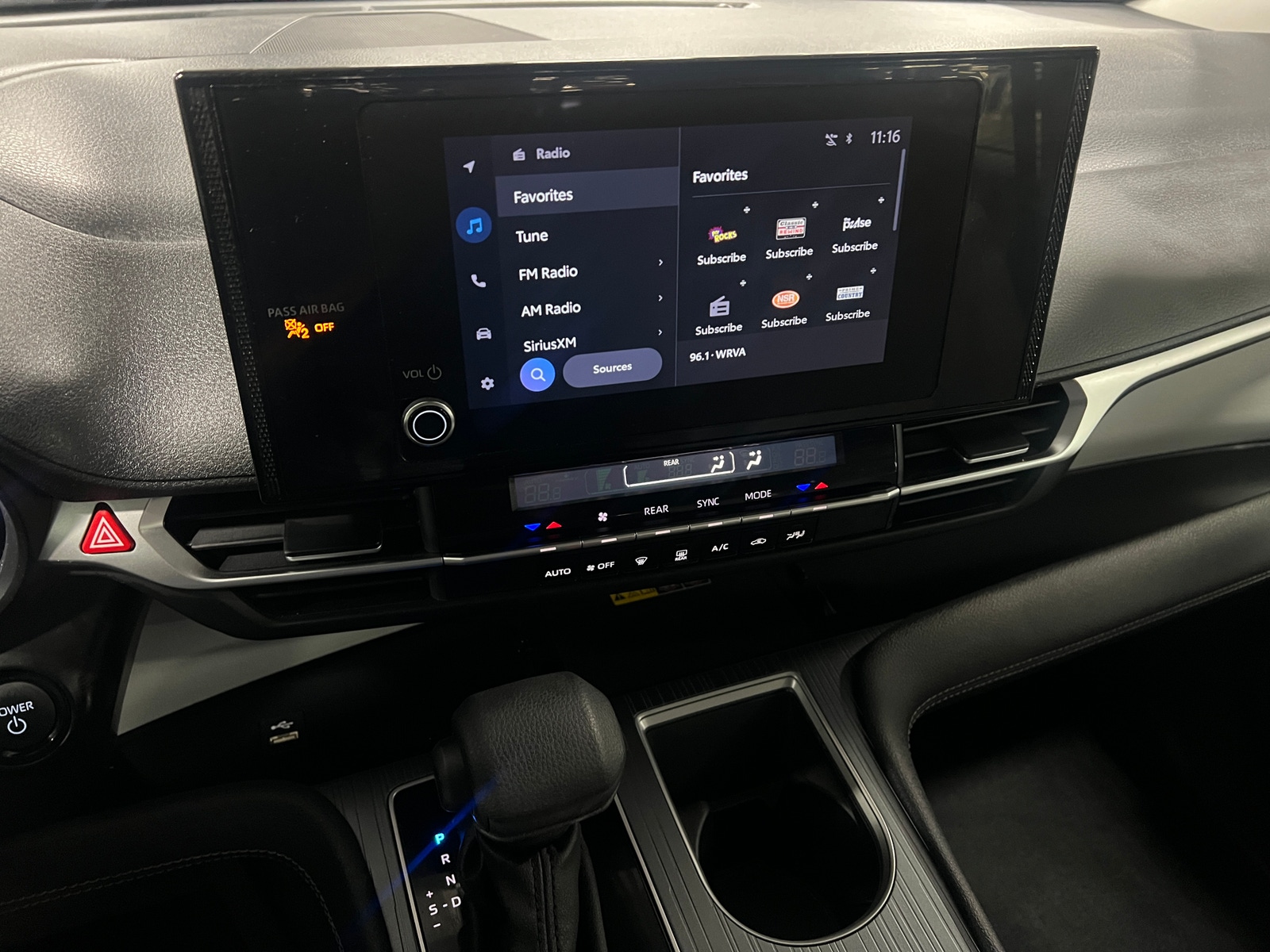 Thumbnail: 2025 Toyota Sienna - 4