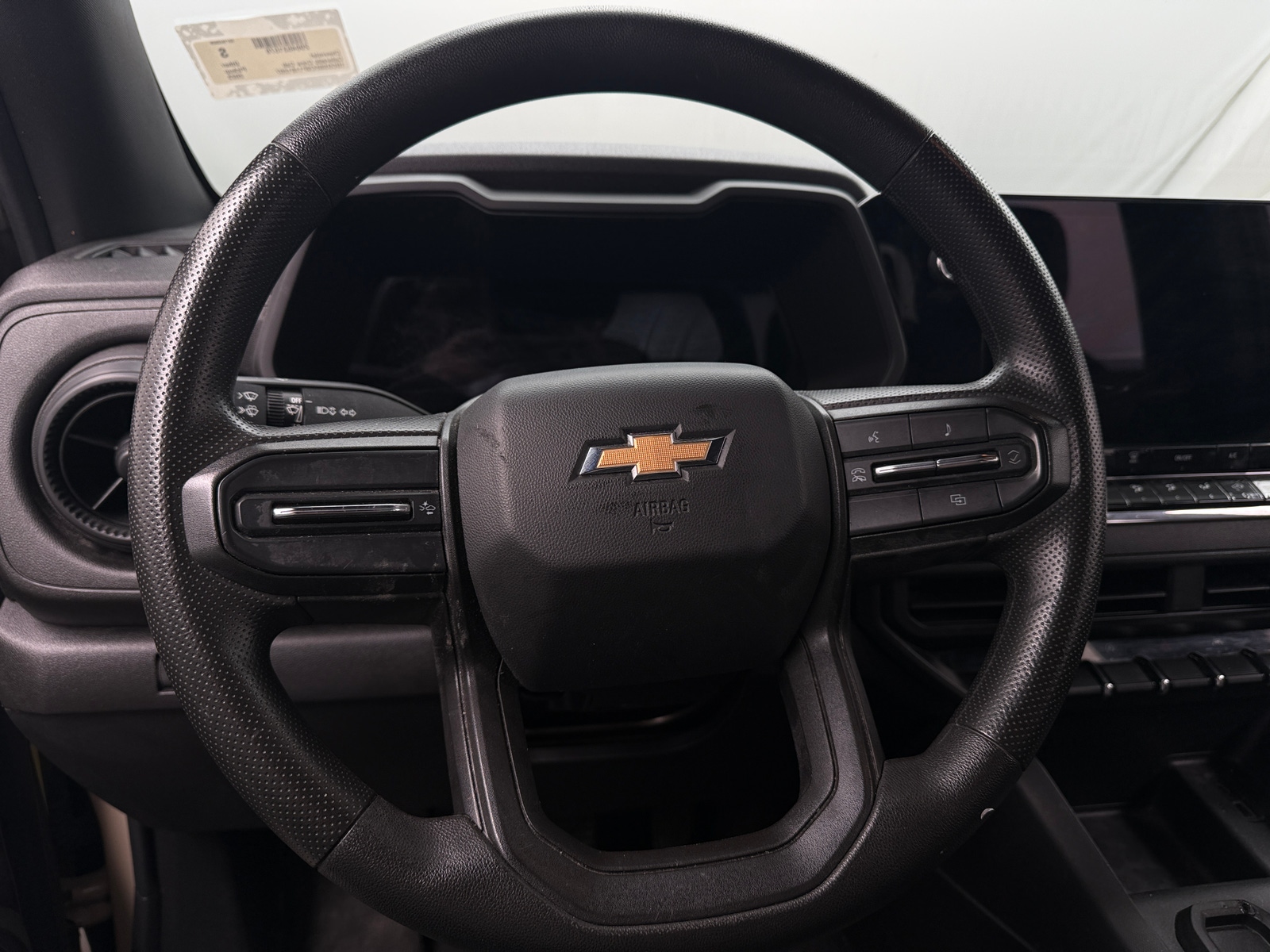 Thumbnail: 2023 Chevrolet Colorado - 5