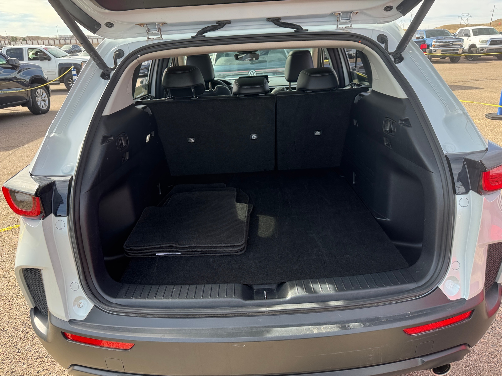 Thumbnail: 2025 Mazda CX-50 - 7