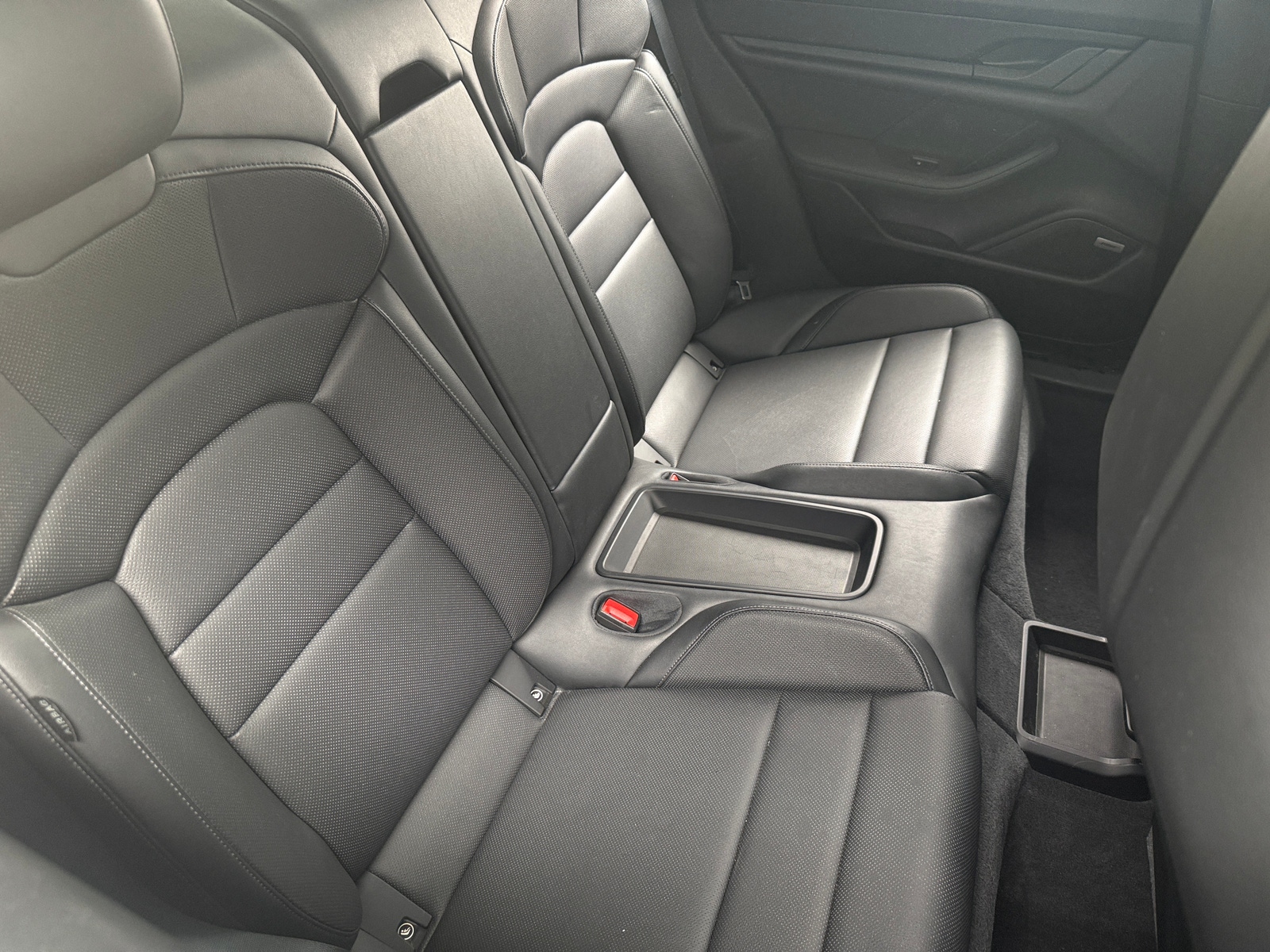 Thumbnail: 2021 Porsche Taycan - 5