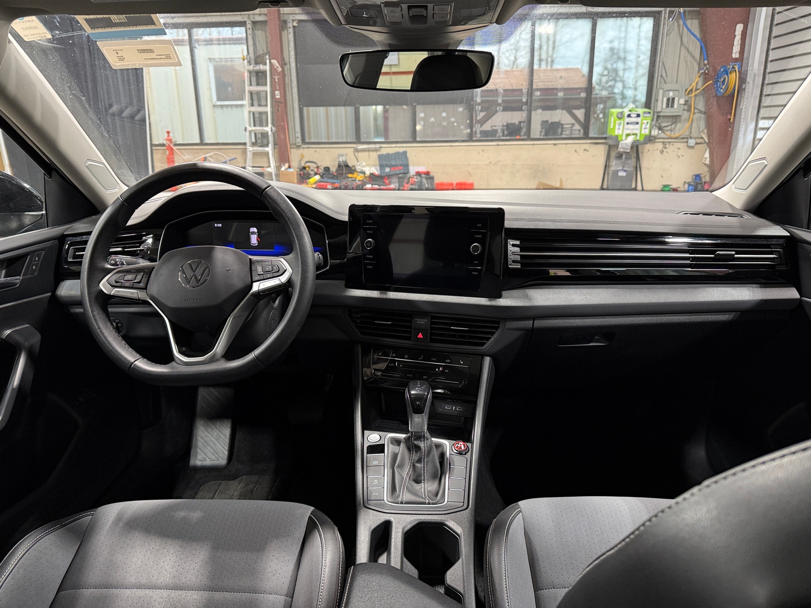 Thumbnail: 2025 Volkswagen Jetta - 3