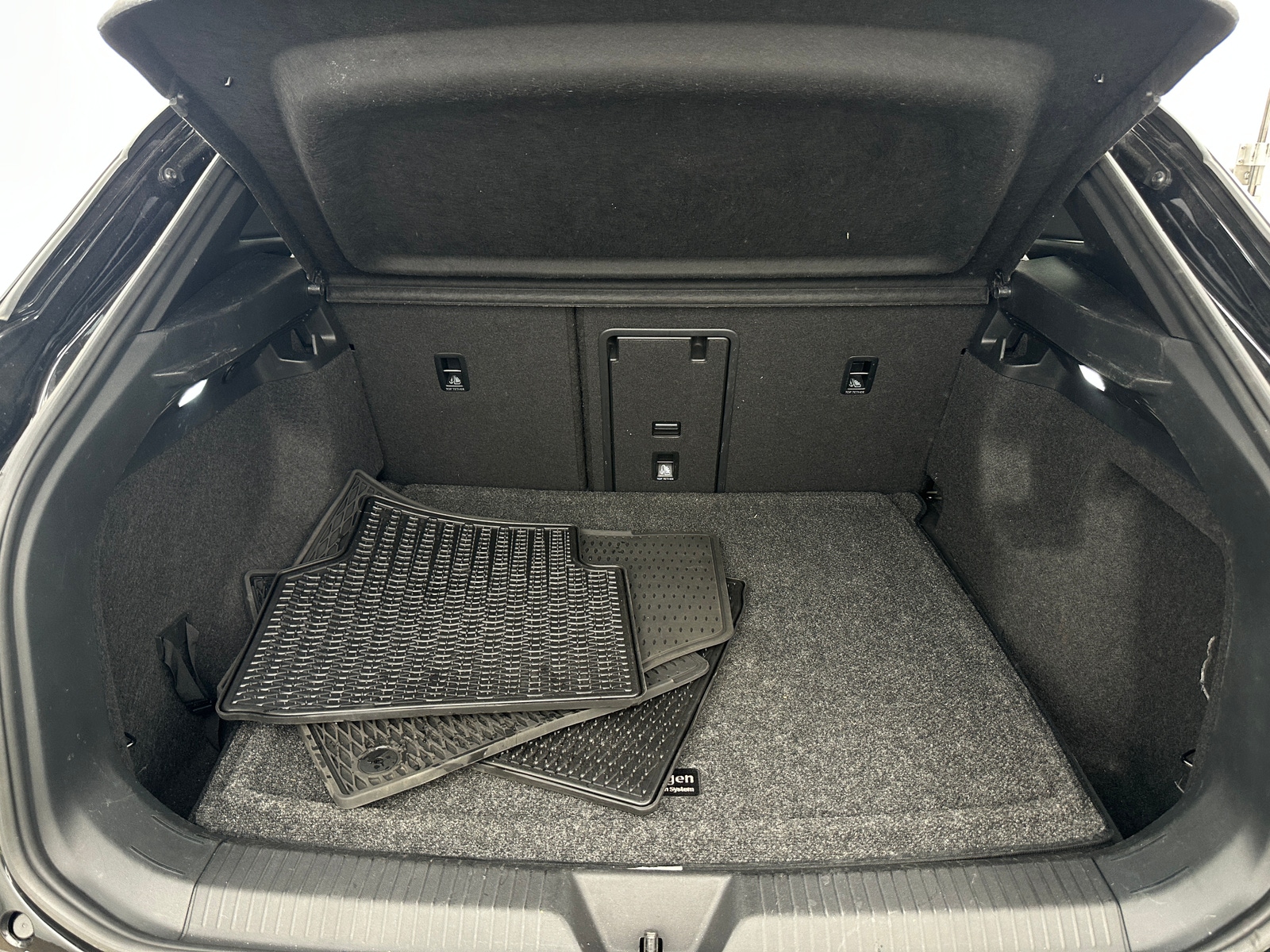 Thumbnail: 2021 Volkswagen ID.4 - 6