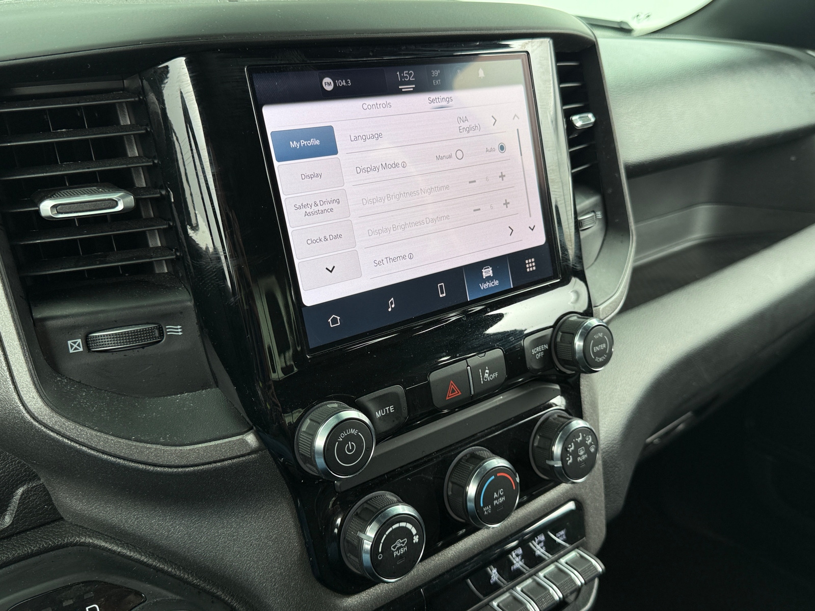 Thumbnail: 2025 RAM 1500 - 4