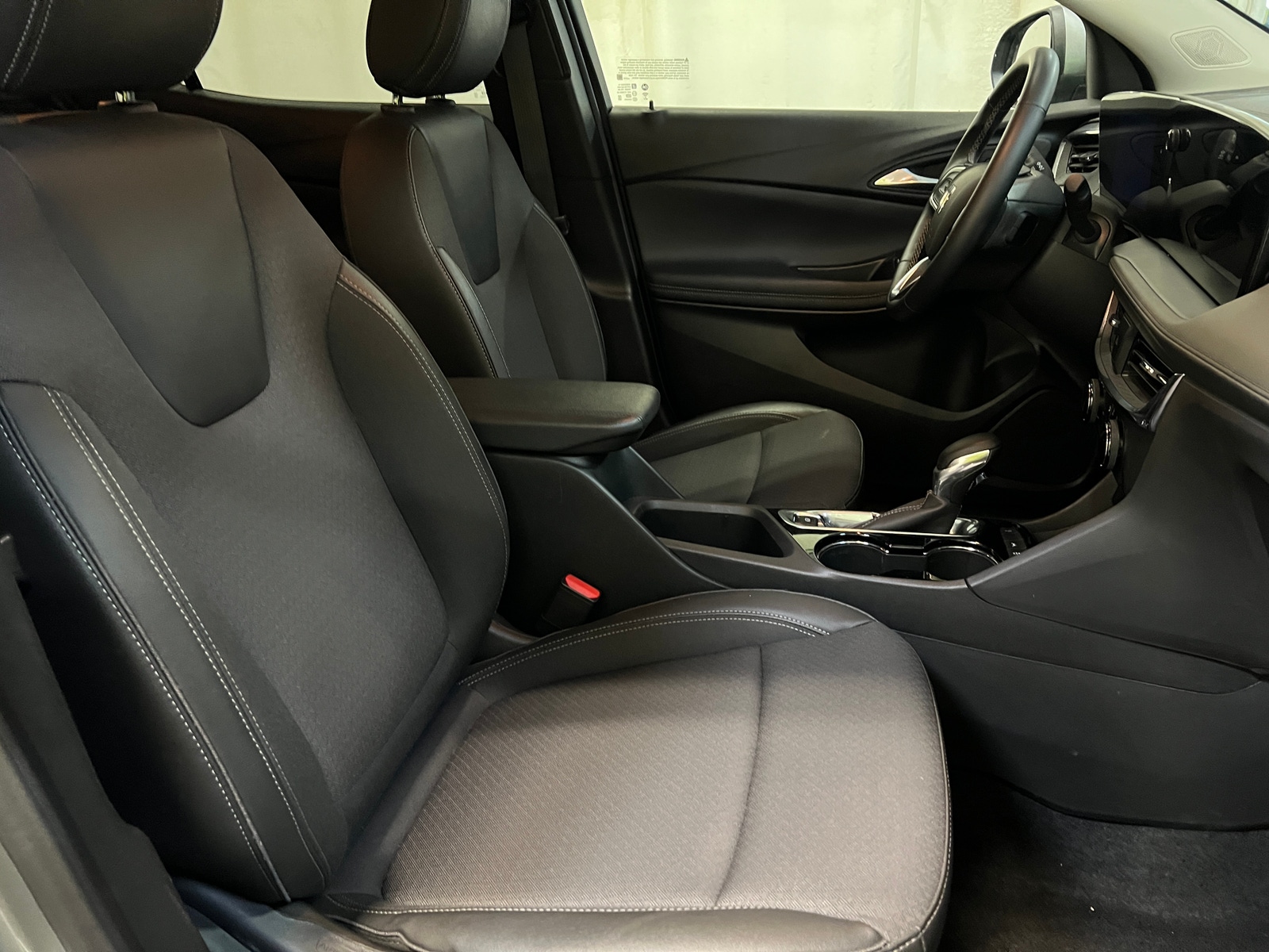 Thumbnail: 2025 Buick Encore GX - 2