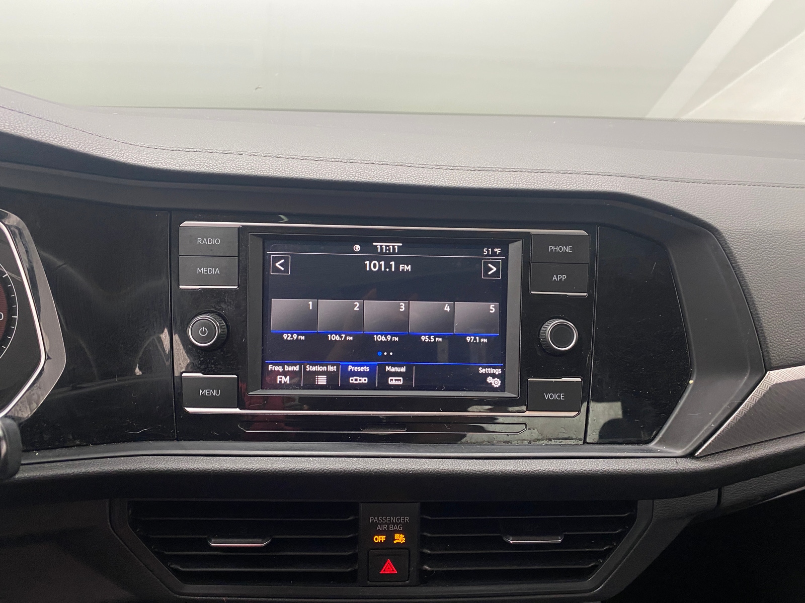 Thumbnail: 2021 Volkswagen Jetta - 4