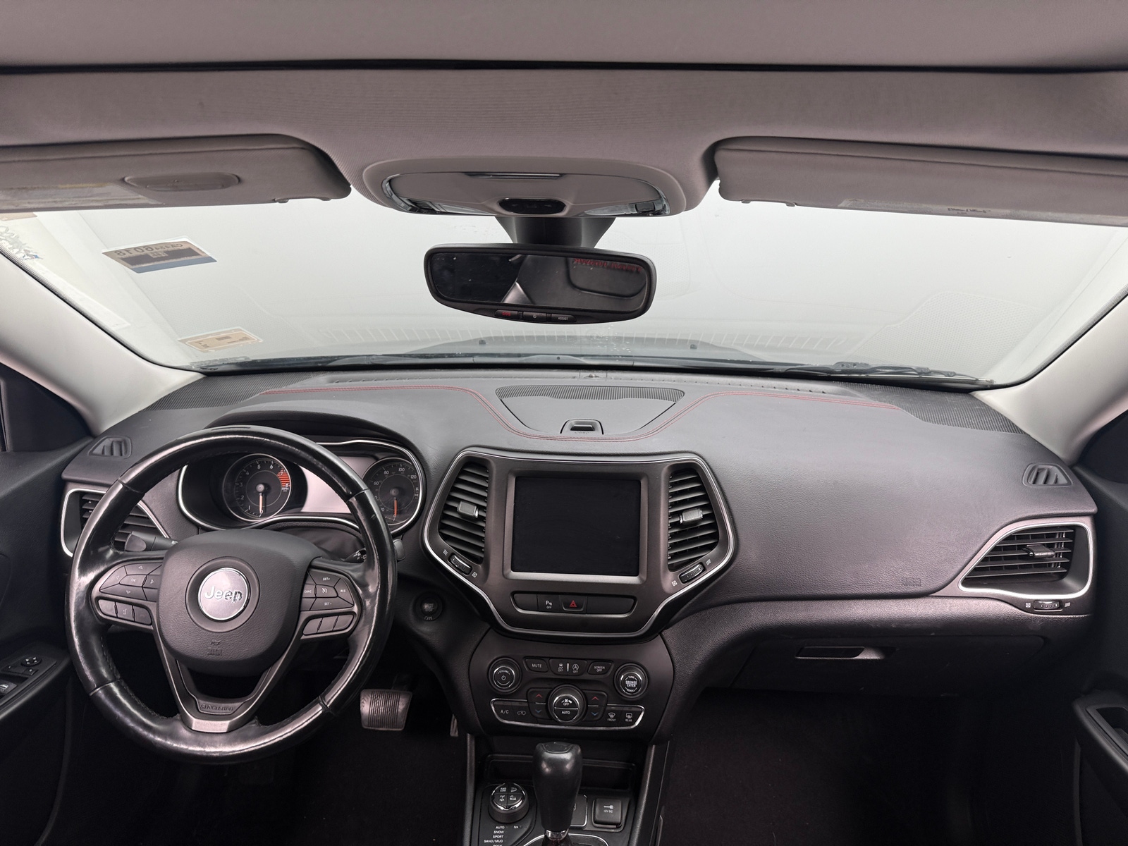 Thumbnail: 2020 Jeep Cherokee - 3