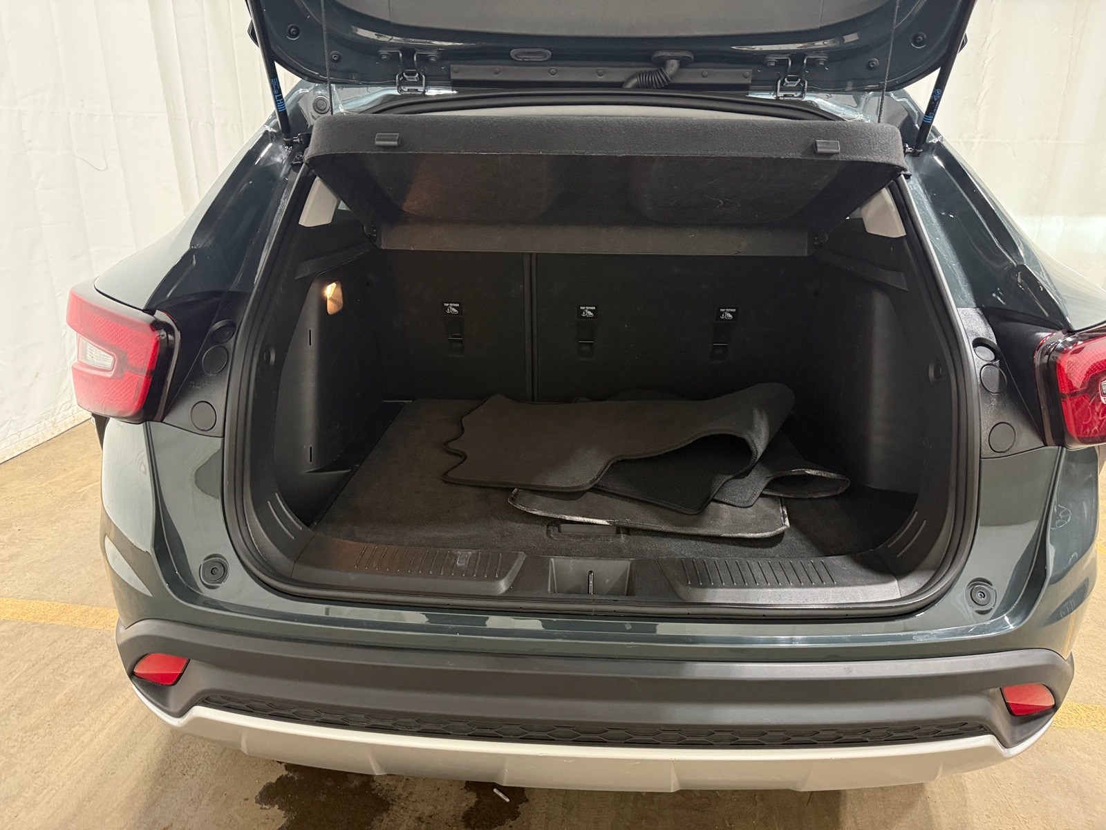 Thumbnail: 2025 Chevrolet Trax - 7