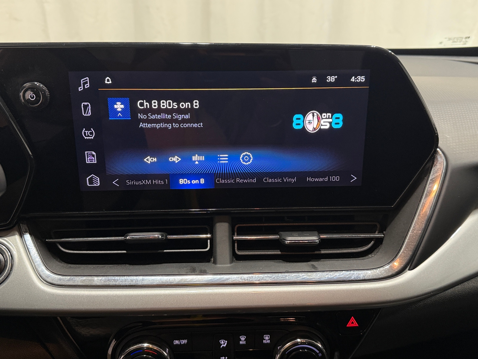 Thumbnail: 2025 Chevrolet Trax - 4