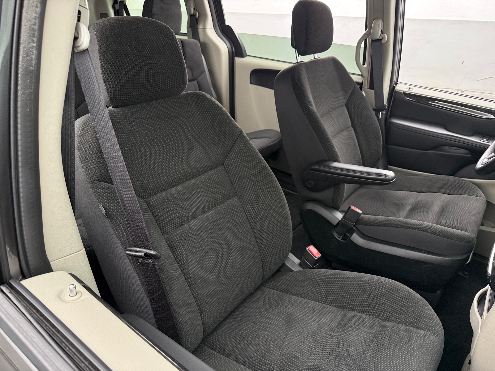 Thumbnail: 2018 Dodge Grand Caravan - 2