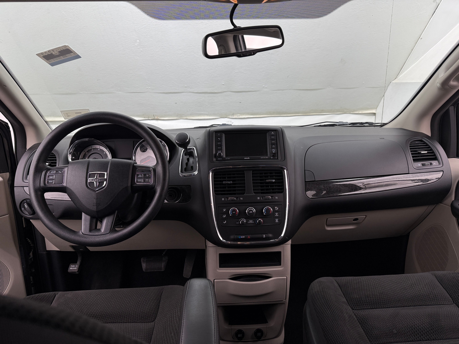 Thumbnail: 2018 Dodge Grand Caravan - 3