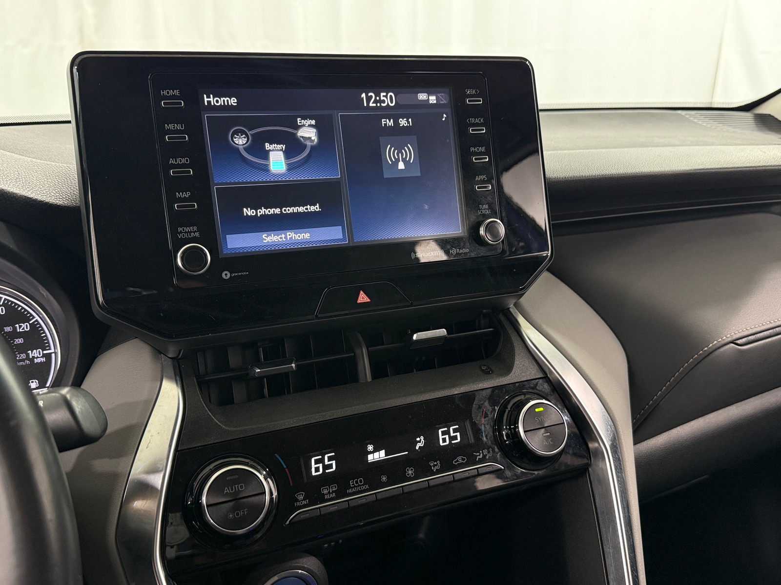 Thumbnail: 2022 Toyota Venza - 4