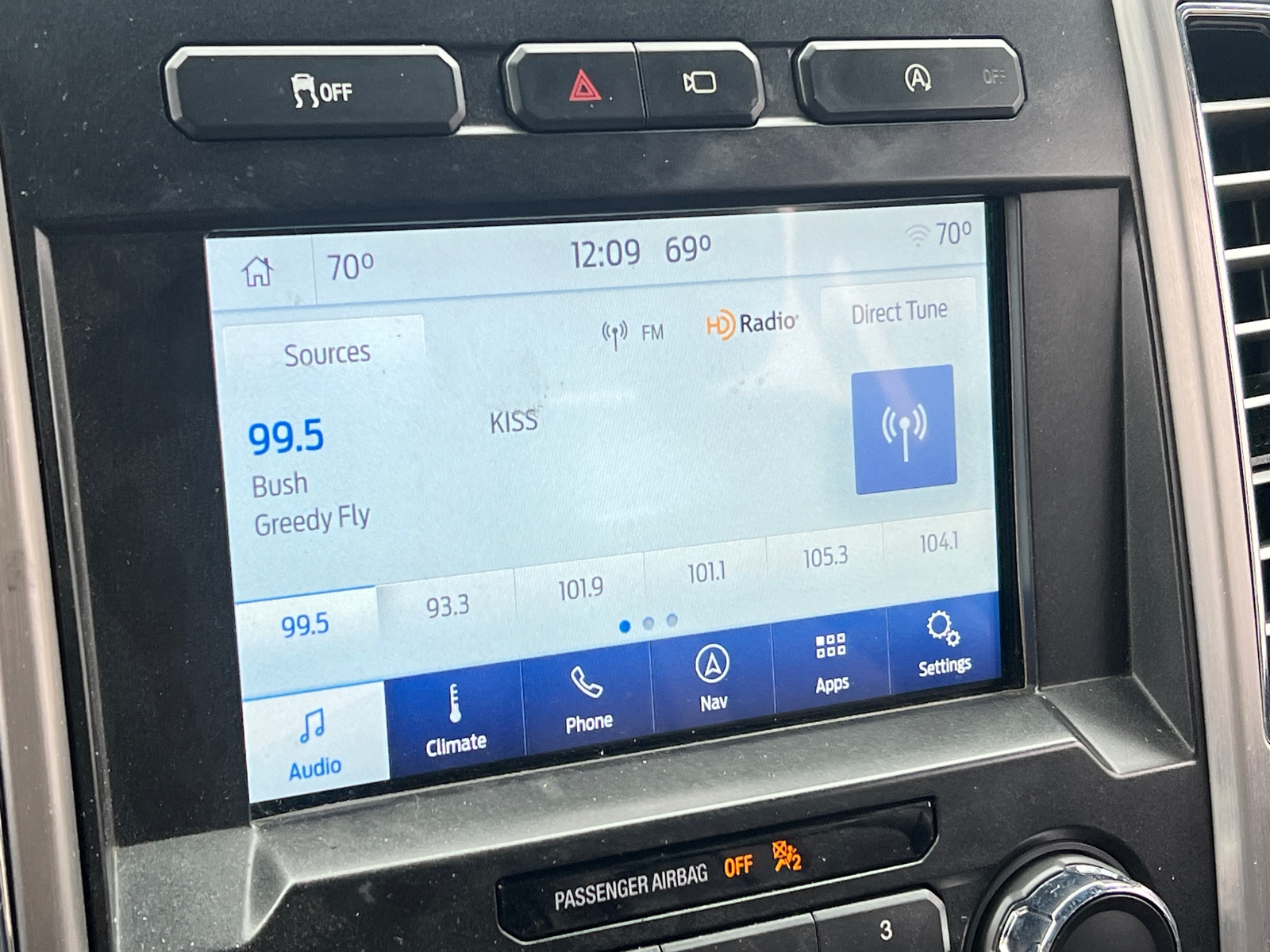 Thumbnail: 2018 Ford Econoline - 3