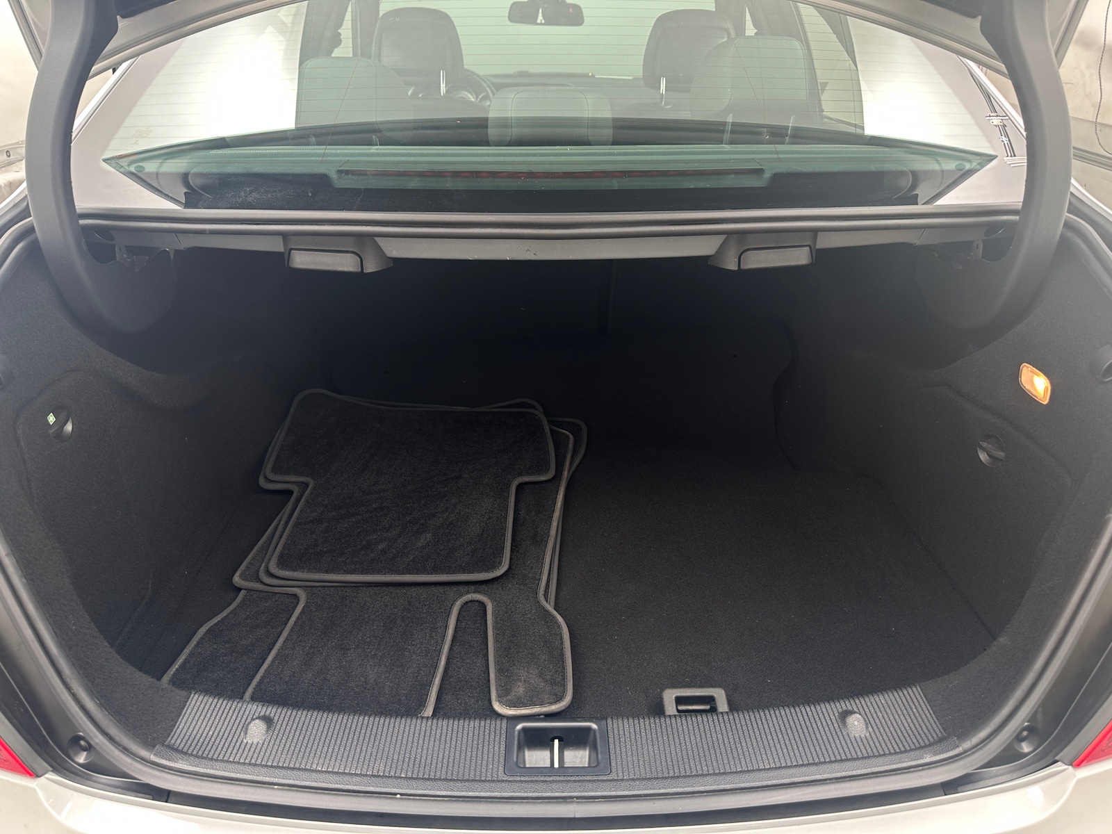 Thumbnail: 2014 Mercedes-Benz C-Class - 6