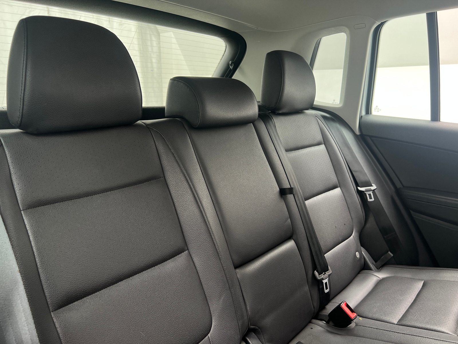 Thumbnail: 2017 Volkswagen Tiguan - 5