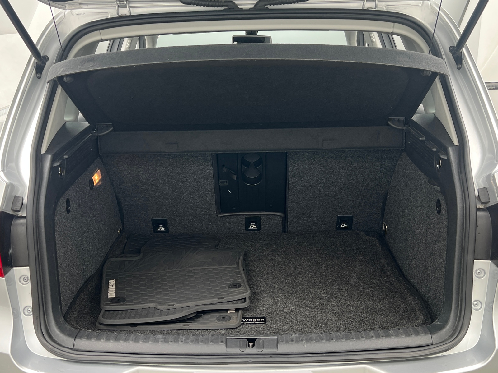 Thumbnail: 2017 Volkswagen Tiguan - 6