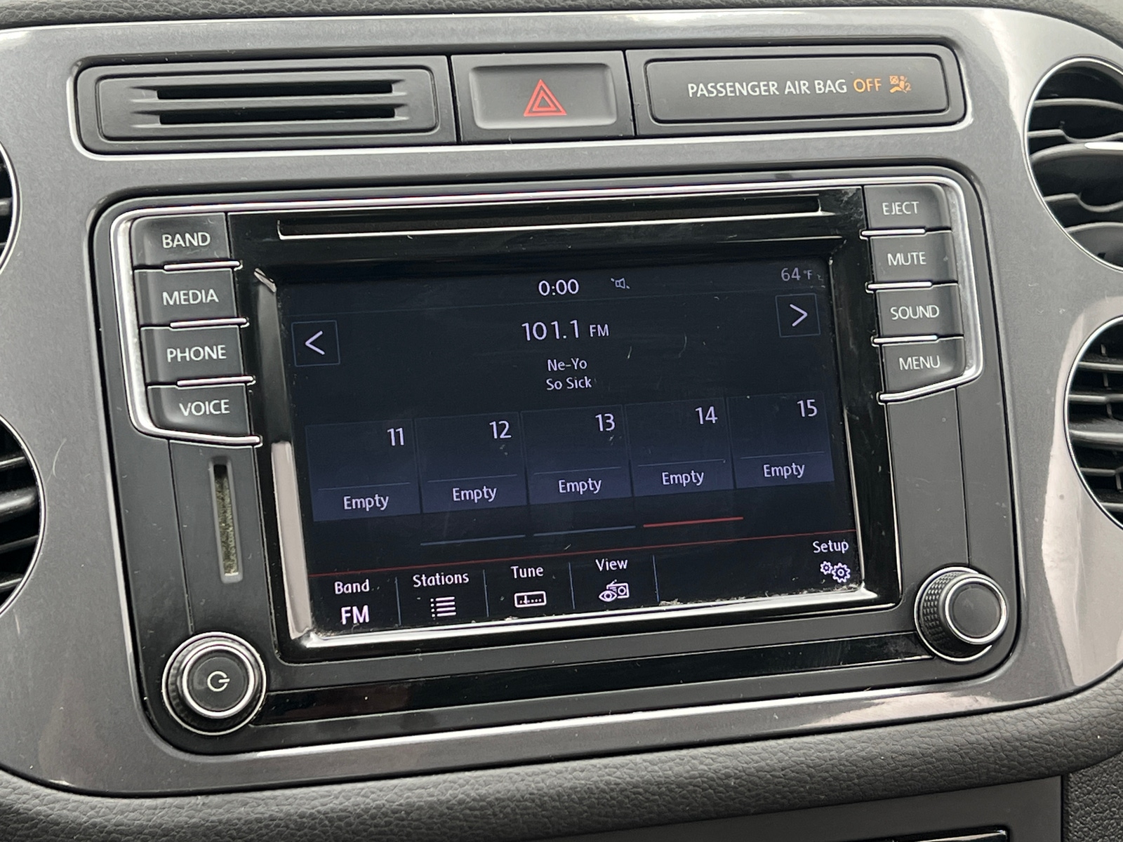 Thumbnail: 2017 Volkswagen Tiguan - 3