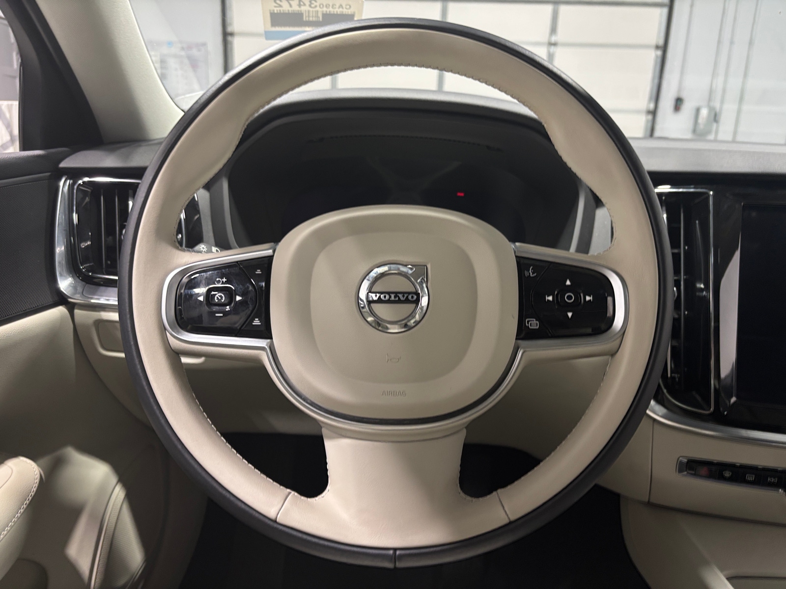 Thumbnail: 2023 Volvo S60 - 4