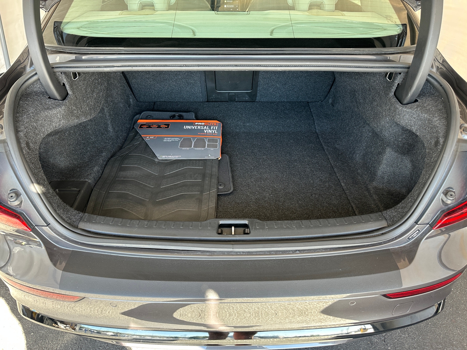 Thumbnail: 2023 Volvo S60 - 6
