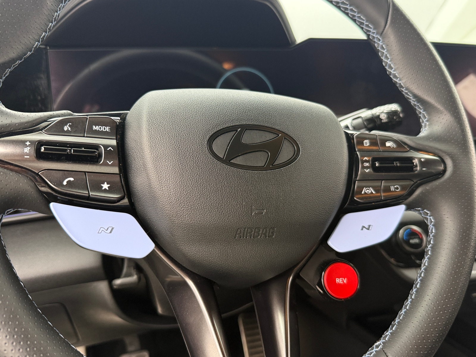 Thumbnail: 2025 Hyundai Elantra - 4