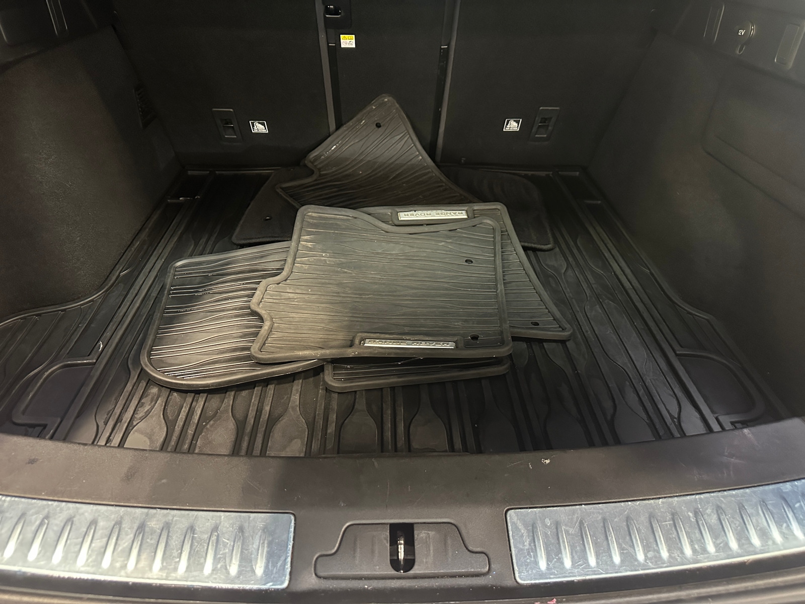 Thumbnail: 2020 Land Rover Range Rover Velar - 6