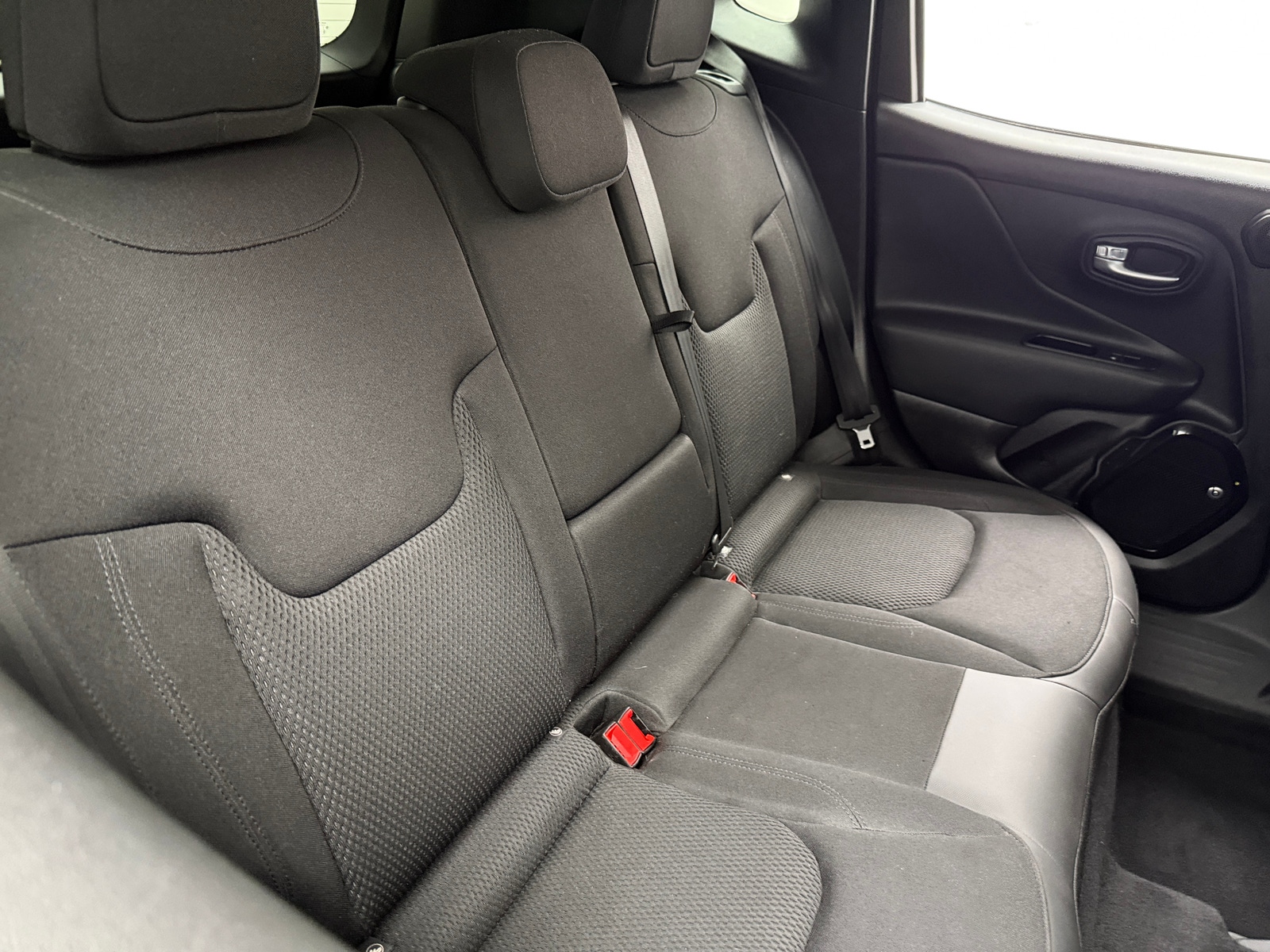 Thumbnail: 2018 Jeep Renegade - 6