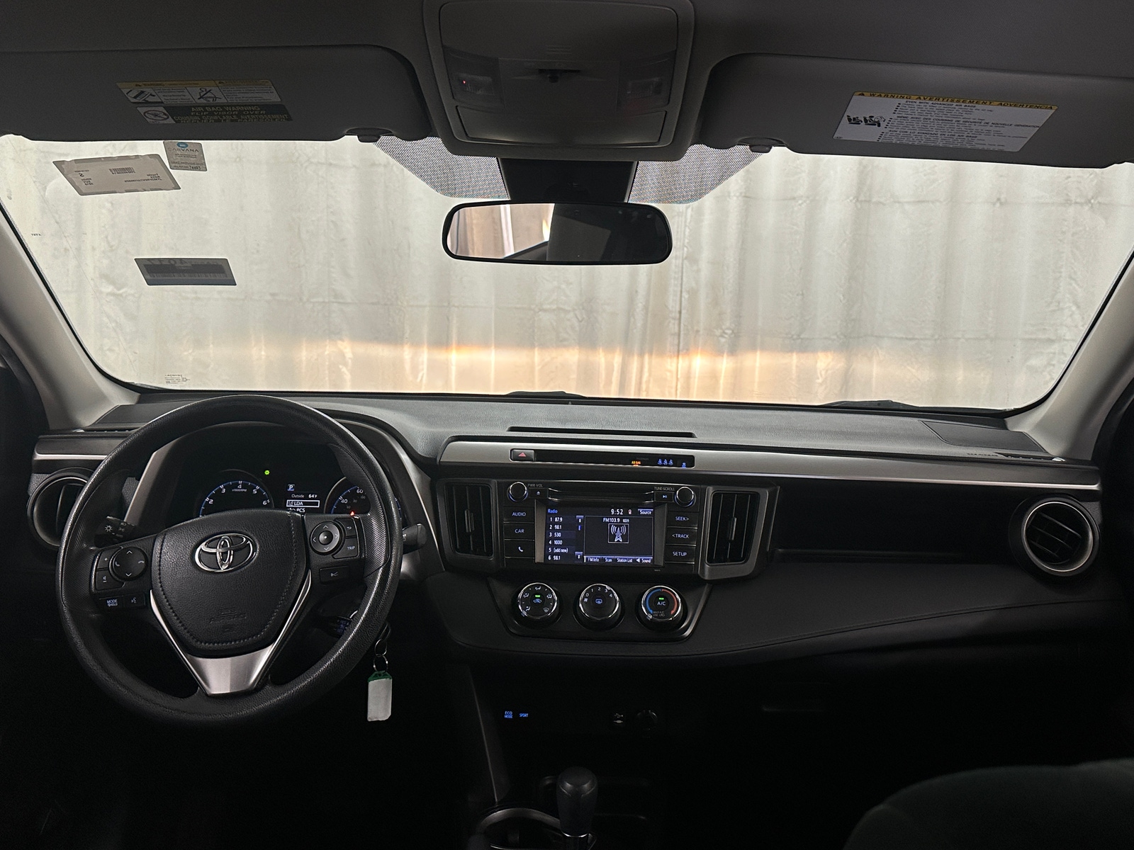 Thumbnail: 2018 Toyota RAV4 - 3