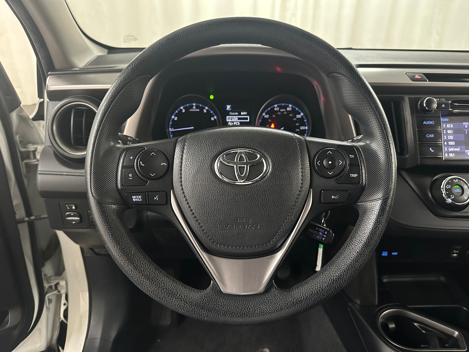 Thumbnail: 2018 Toyota RAV4 - 5