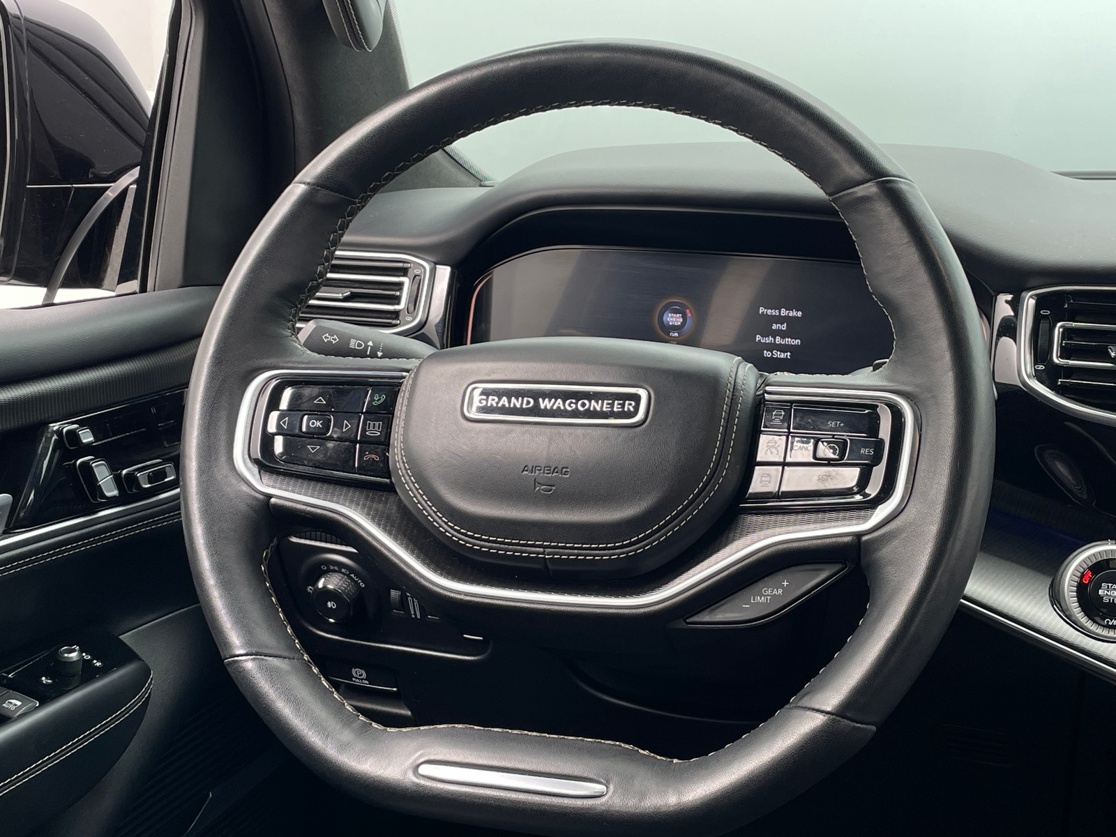 Thumbnail: 2024 Jeep Grand Wagoneer - 4