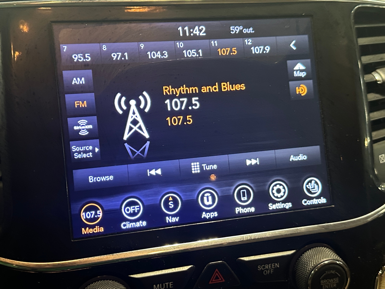 Thumbnail: 2020 Jeep Grand Cherokee - 3